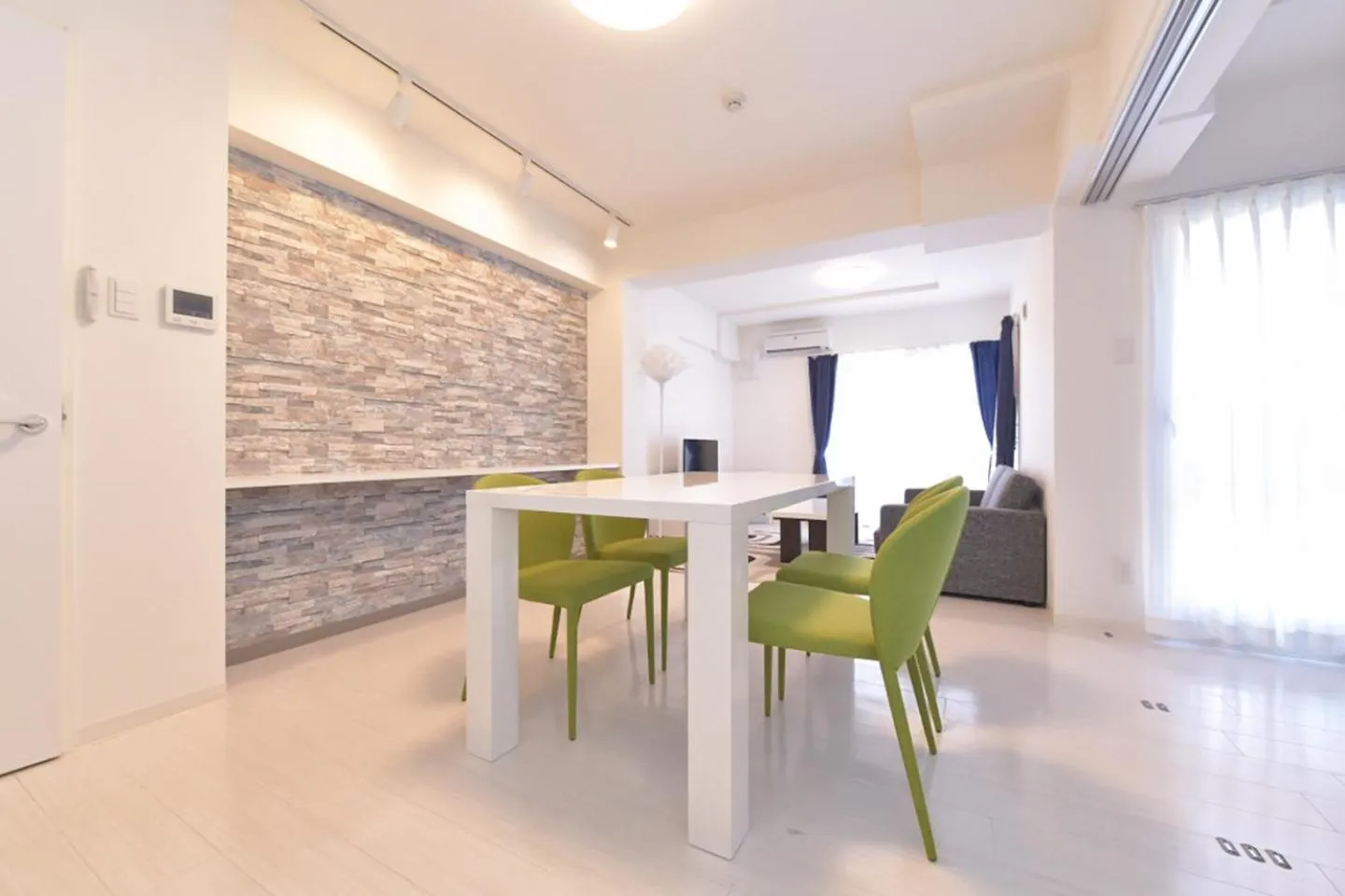 Dining area in GLASS Yamahana EAST