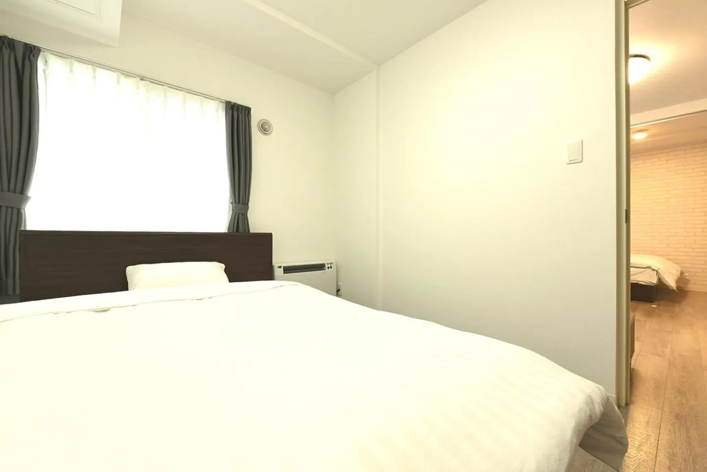 Bed in GLASS Yamahana EAST