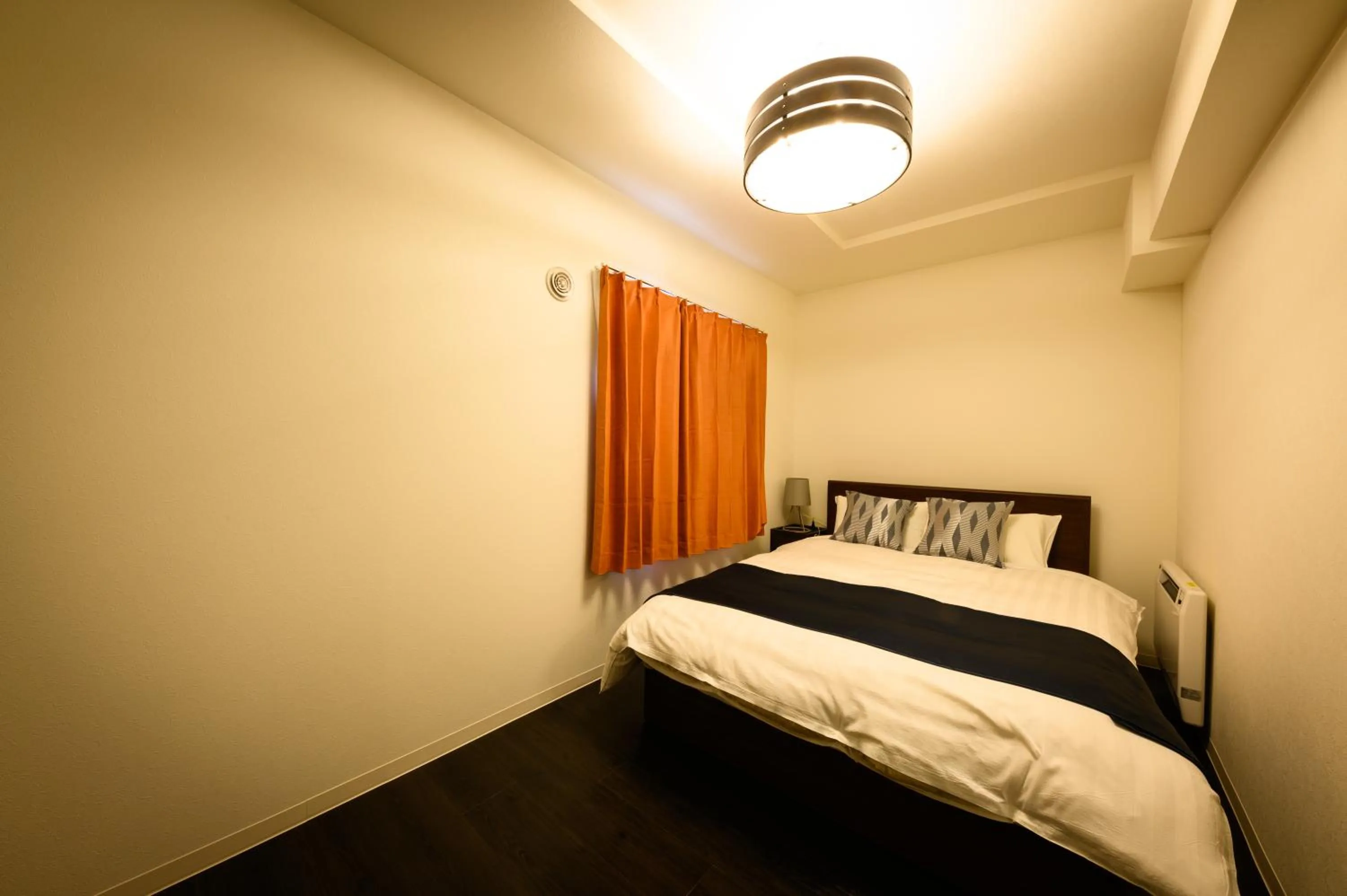 Bed in GLASS Yamahana EAST