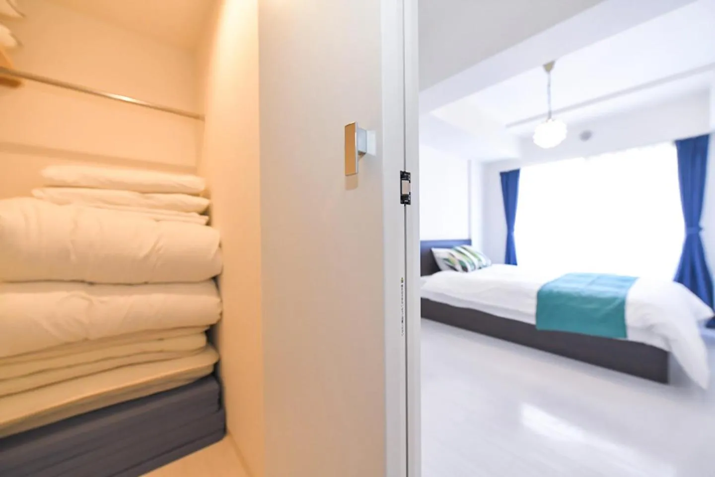 Bed in GLASS Yamahana EAST