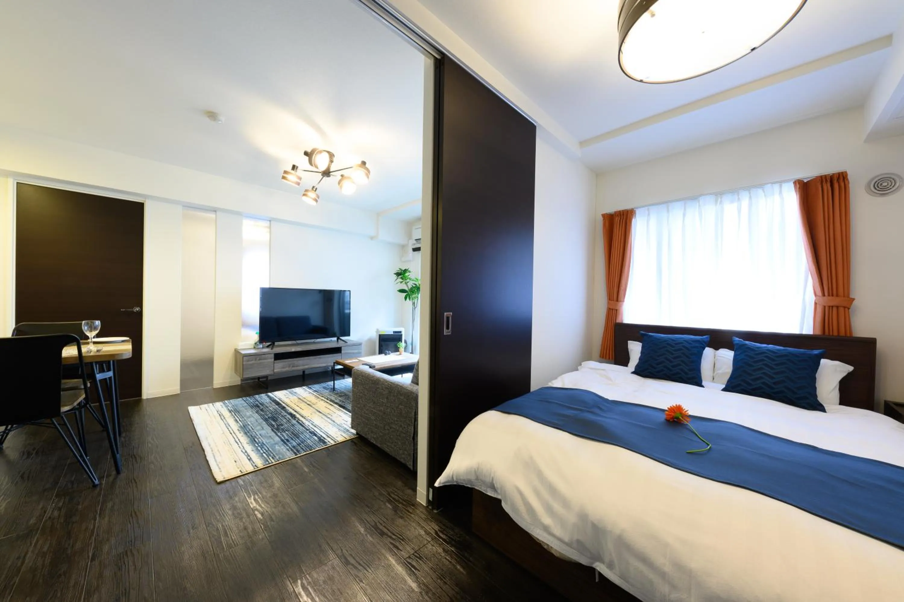 Photo of the whole room, Bed in GLASS Yamahana EAST