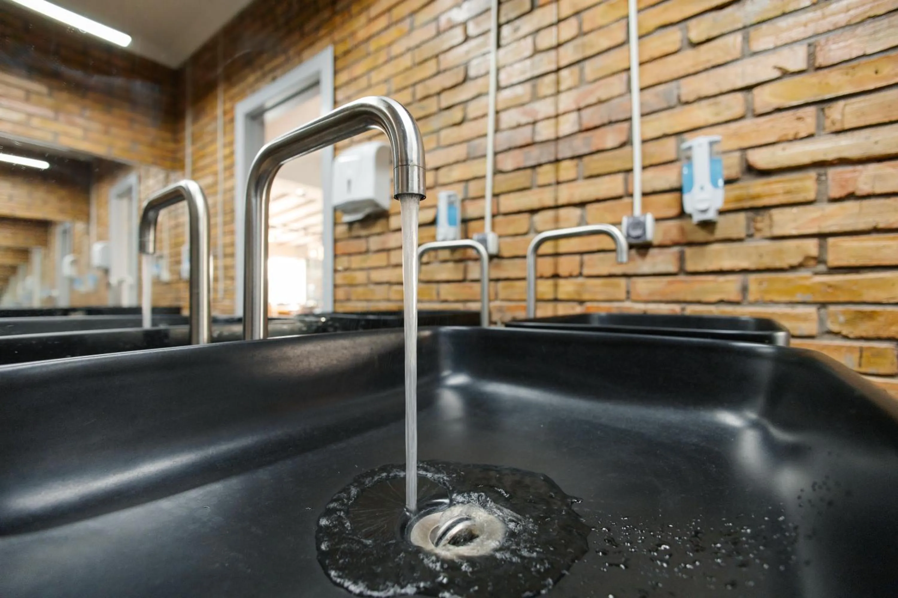 Bathroom in 281 Hostel