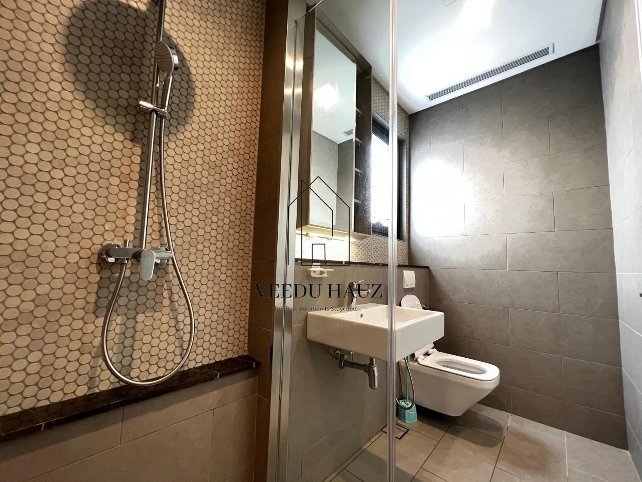 Shower in Lucentia Residences BBCC at Lalaport Kuala Lumpur by Veedu Hauz