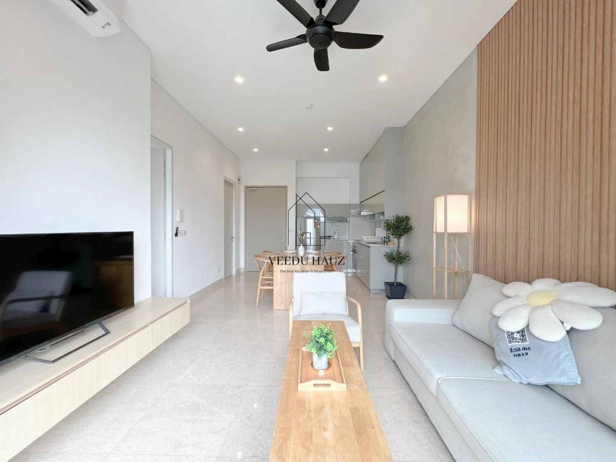 TV and multimedia in Lucentia Residences BBCC at Lalaport Kuala Lumpur by Veedu Hauz