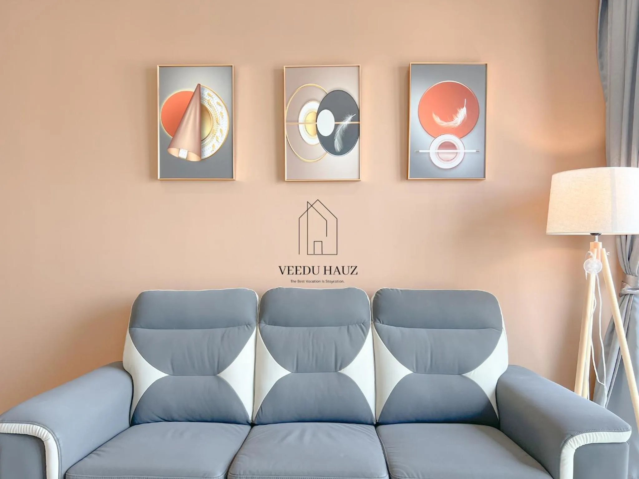 Living room in Lucentia Residences BBCC at Lalaport Kuala Lumpur by Veedu Hauz