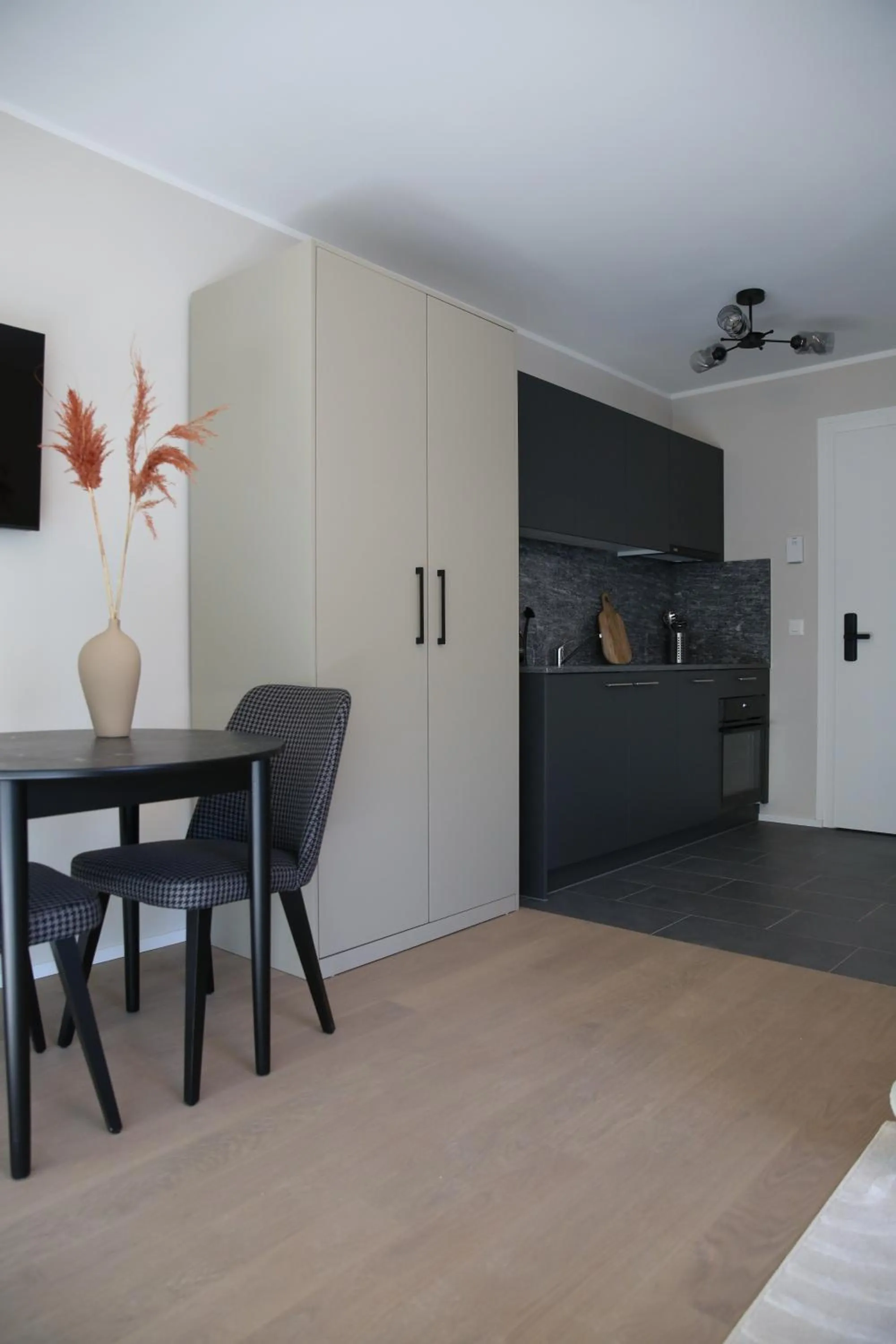 Kitchen or kitchenette in Lamira - Serviced Apartments