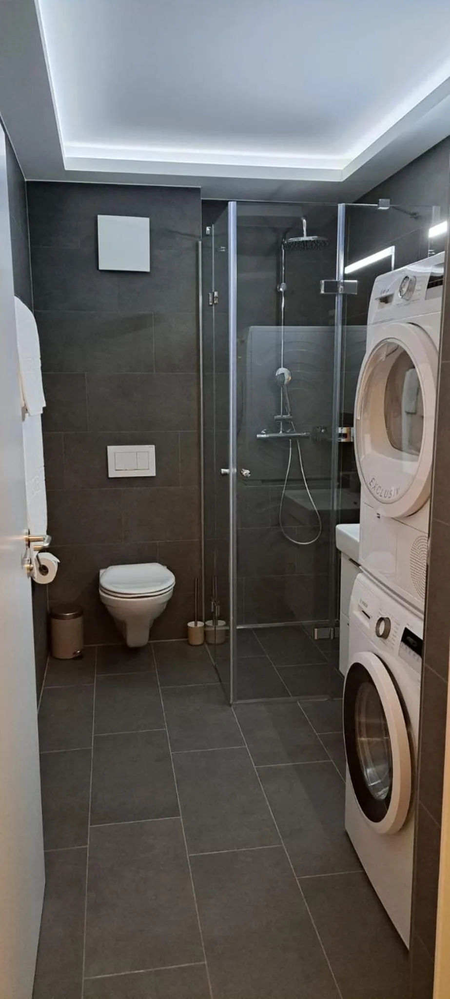 Bathroom in Lamira - Serviced Apartments