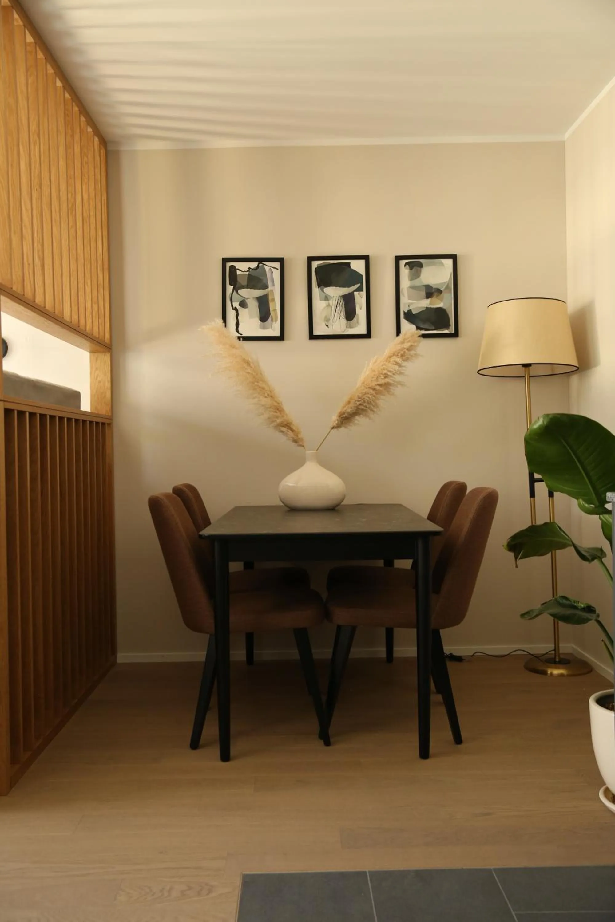 Dining area in Lamira - Serviced Apartments