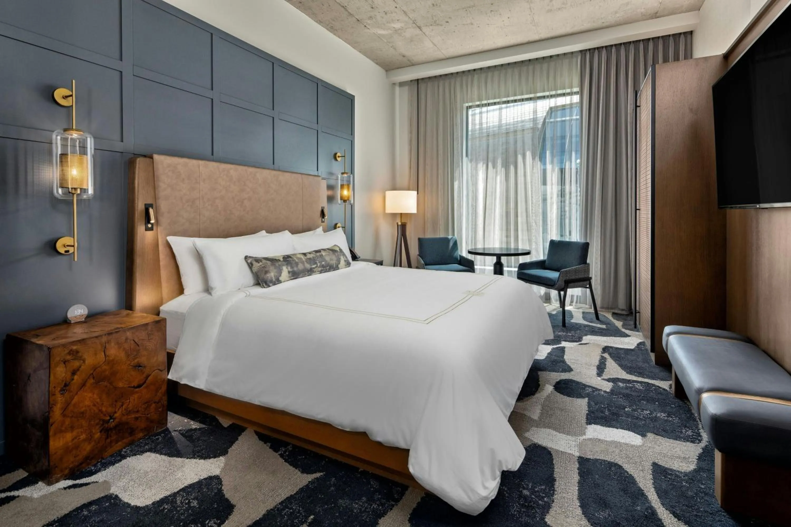 Photo of the whole room, Bed in The Trade, Autograph Collection