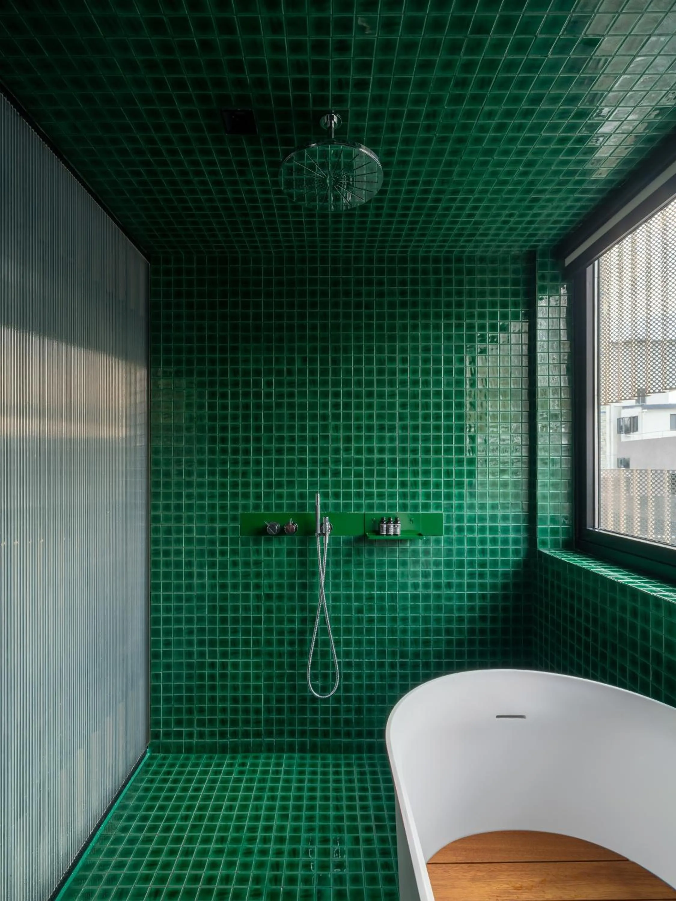 Shower in Jiangnan House Nantou