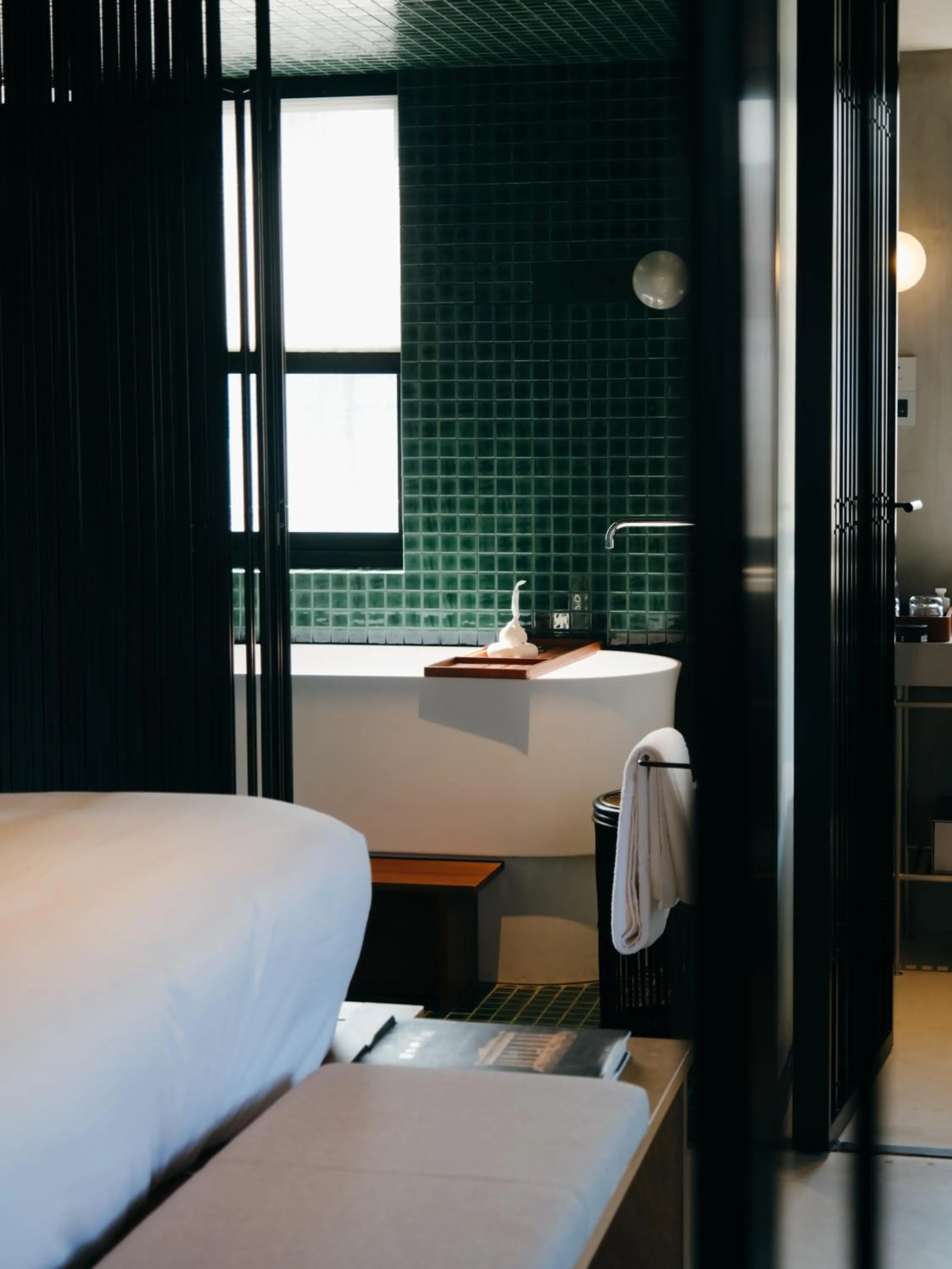 Hot Tub, Bed in Jiangnan House Nantou