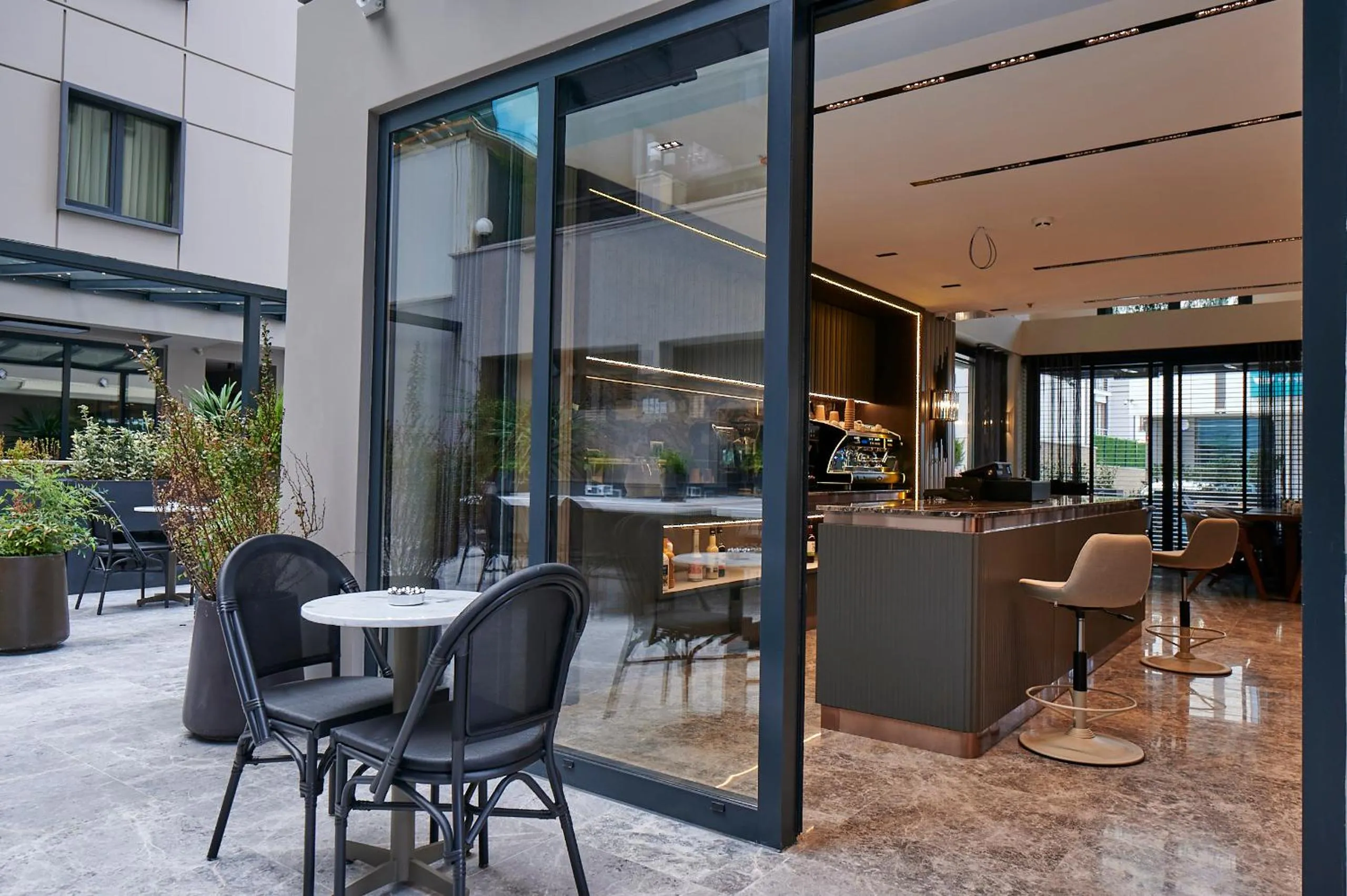 Restaurant/places to eat in Livinton İstanbul Ataşehir