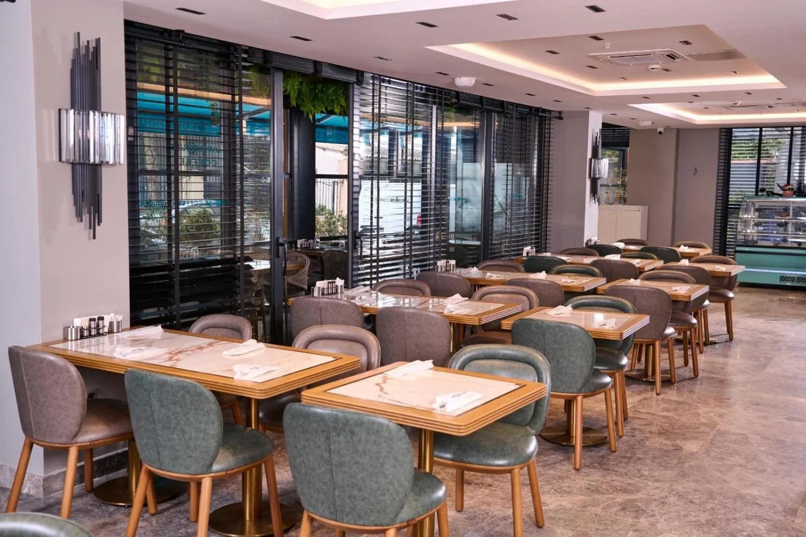 Restaurant/places to eat in Livinton İstanbul Ataşehir