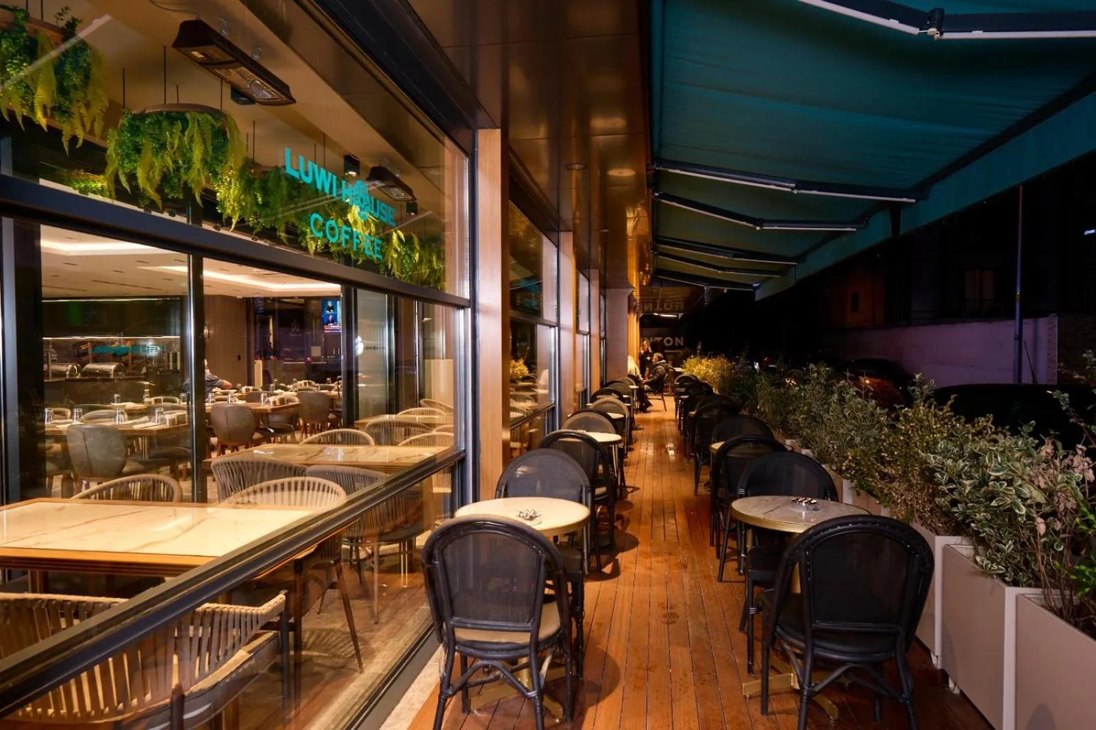 Restaurant/places to eat in Livinton İstanbul Ataşehir