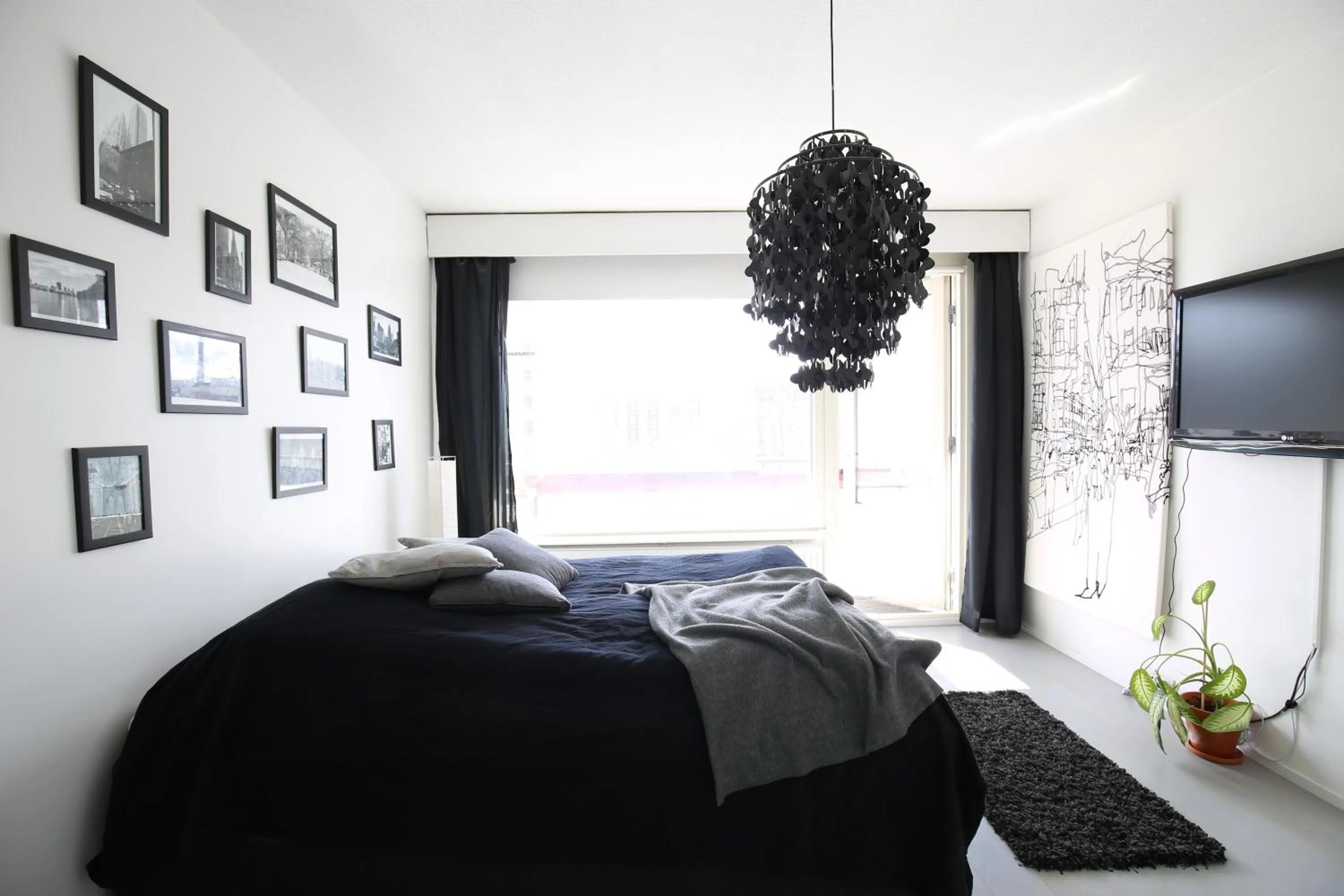 Central Gem with Sauna - Big two-room apartment FREE PARKING