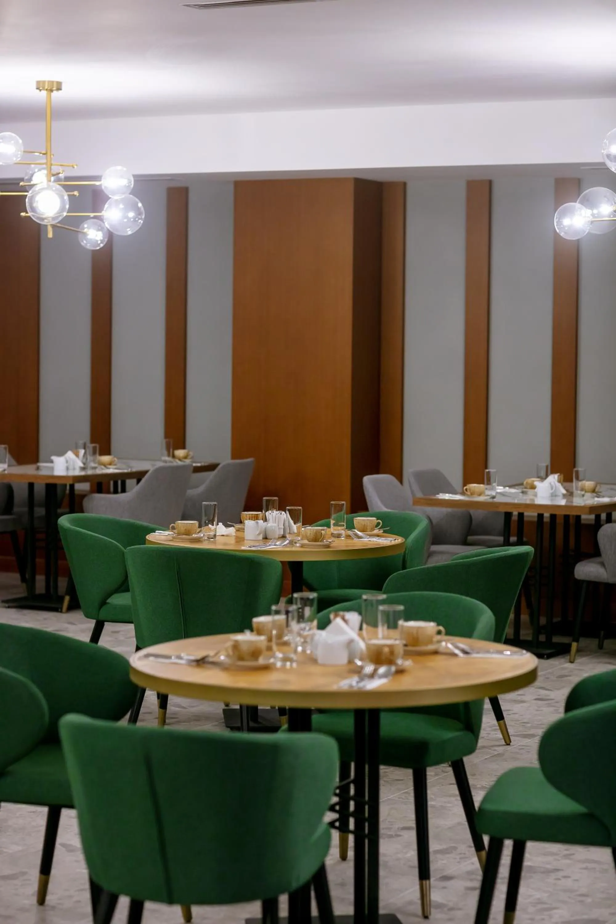 Restaurant/places to eat in Wyndham Garden Baku