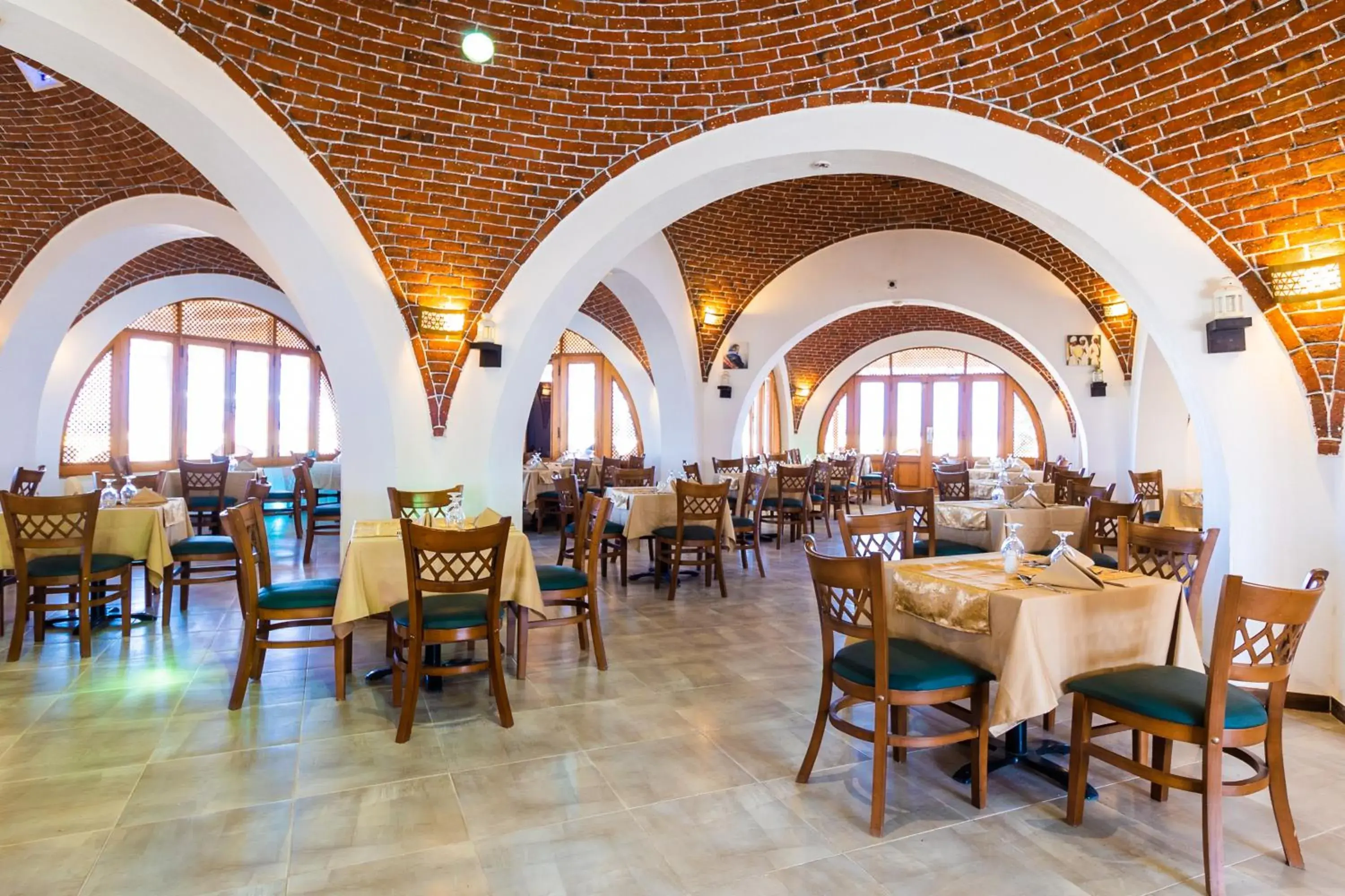 Restaurant/places to eat in Beach safari nubian resort Restaurant/places to eat in Beach safari nubian resort