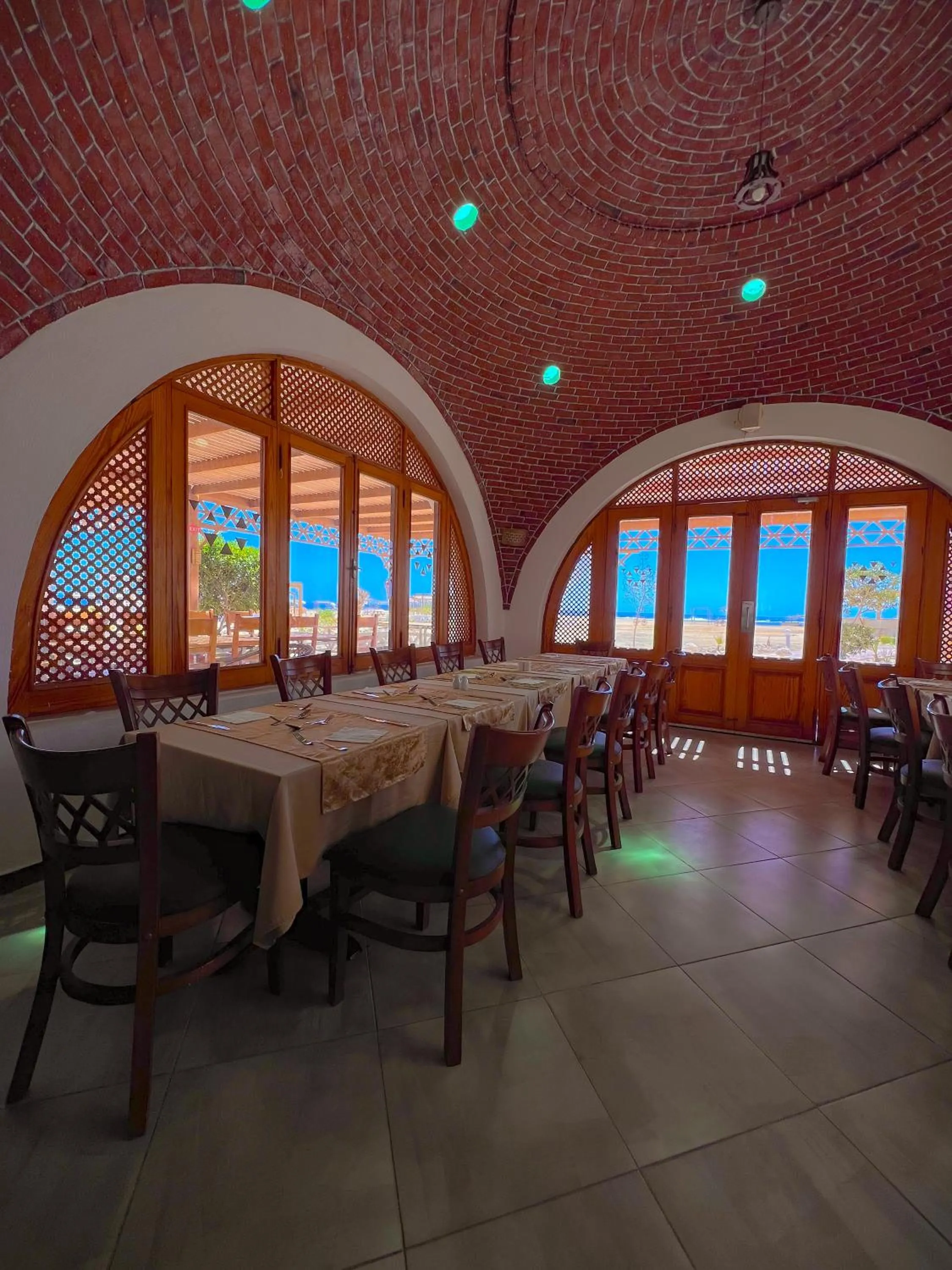 Restaurant/places to eat in Beach safari nubian resort