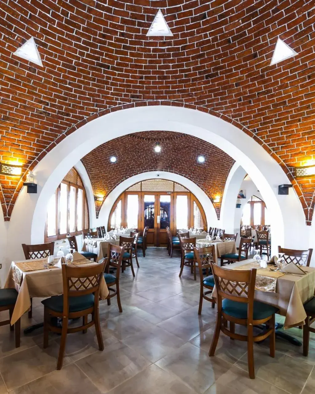 Restaurant/places to eat in Beach safari nubian resort Restaurant/places to eat in Beach safari nubian resort