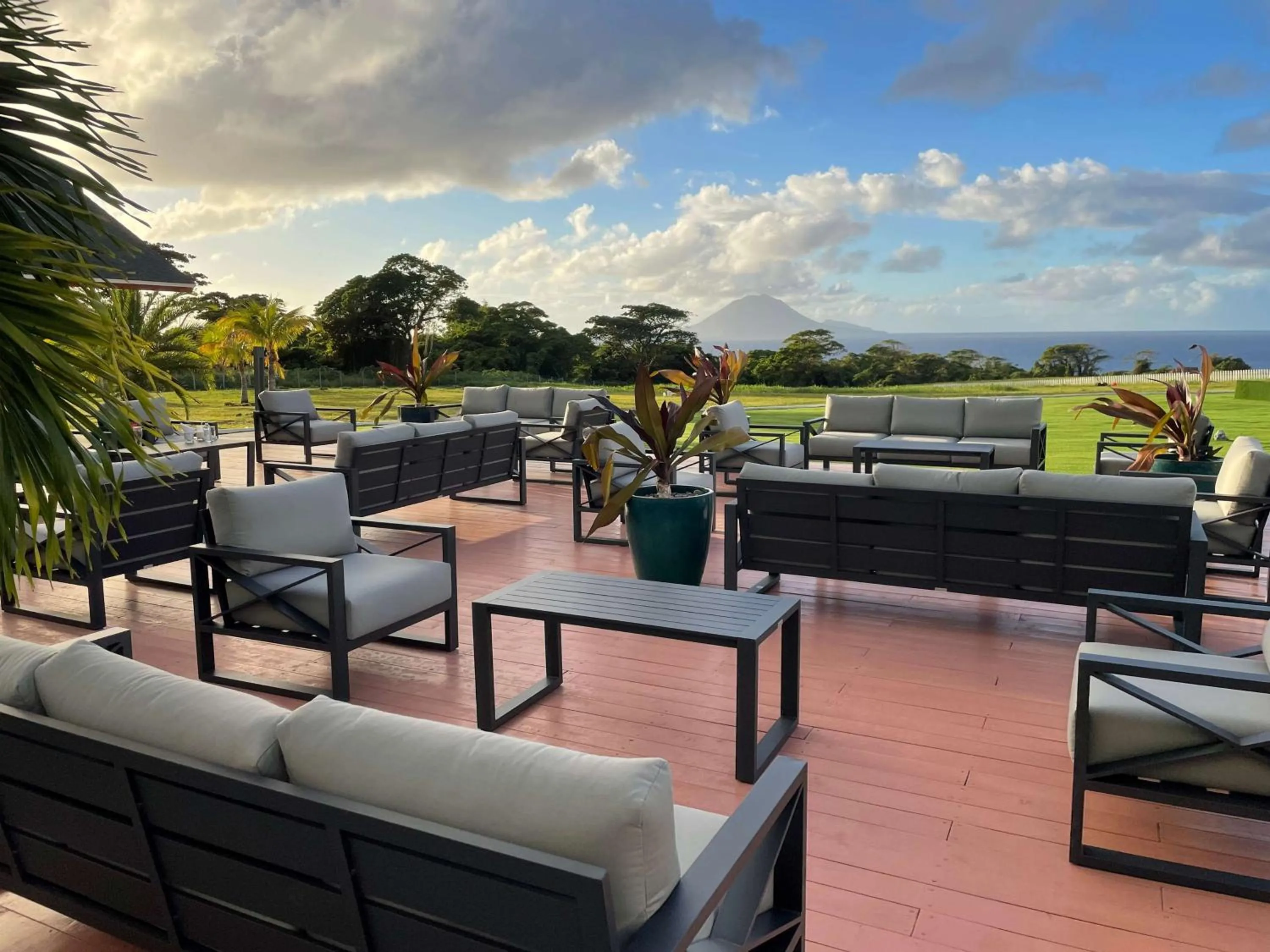 Lounge or bar in Ramada by Wyndham St Kitts Resort