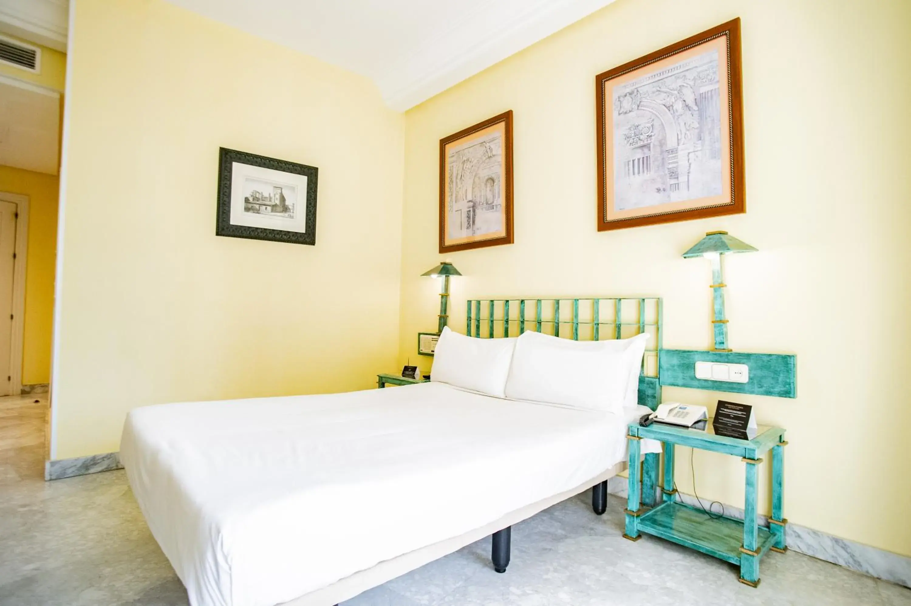 Bed in AZZ Mérida Medea Hotel Bed in AZZ Mérida Medea Hotel