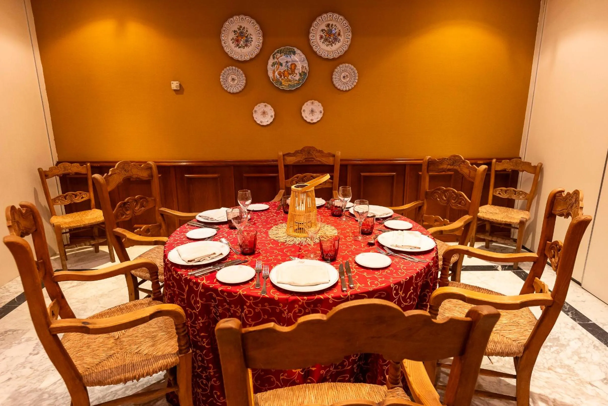 Restaurant/places to eat in AZZ Mérida Medea Hotel