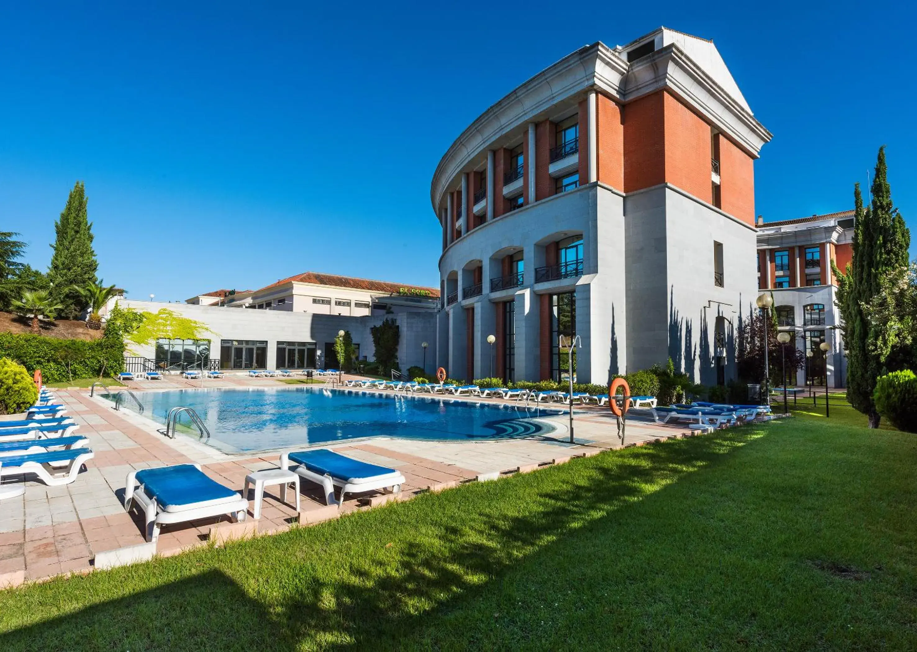 Pool view in AZZ Mérida Medea Hotel Pool view in AZZ Mérida Medea Hotel