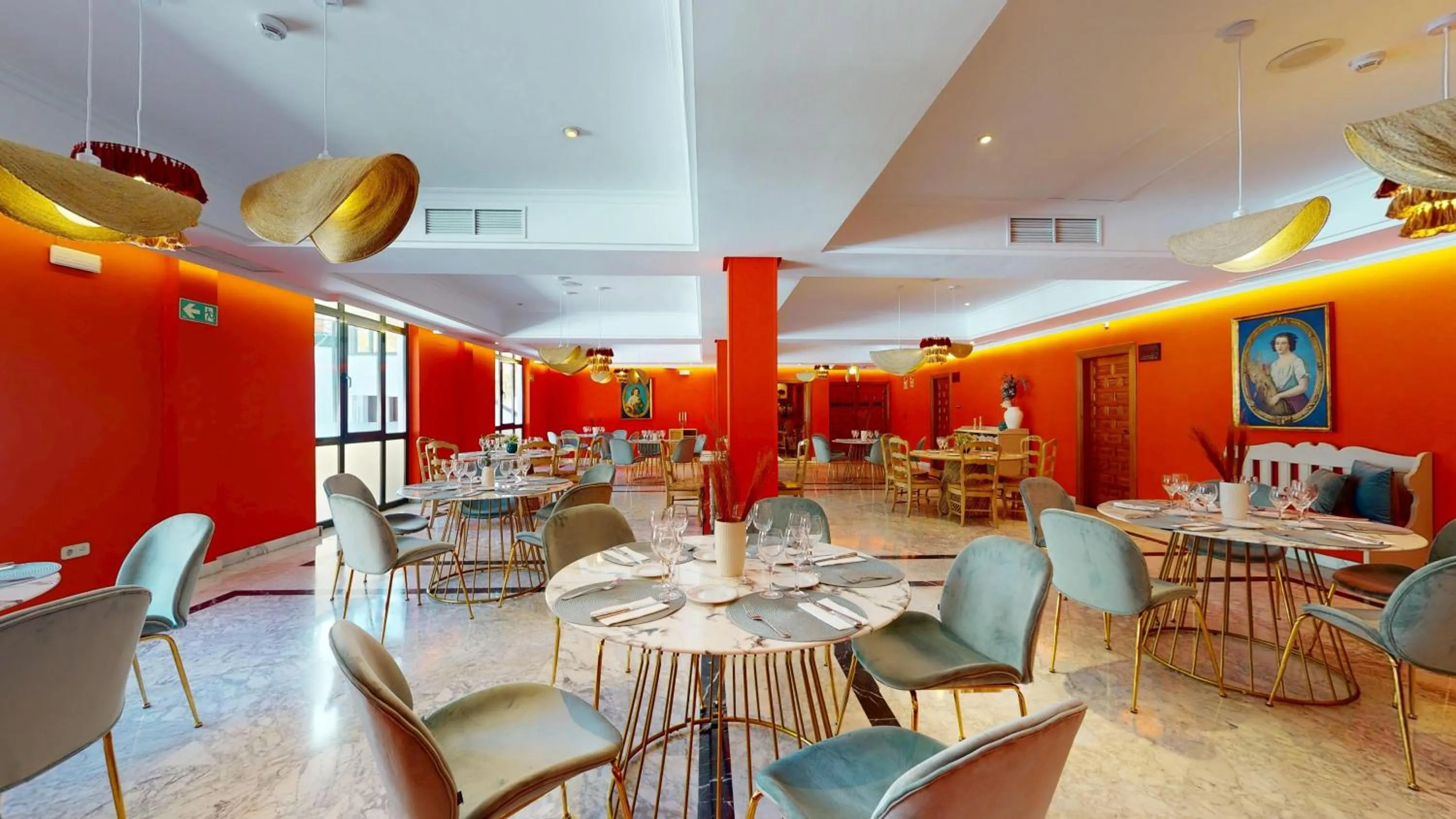 Lounge or bar in AZZ Mérida Medea Hotel