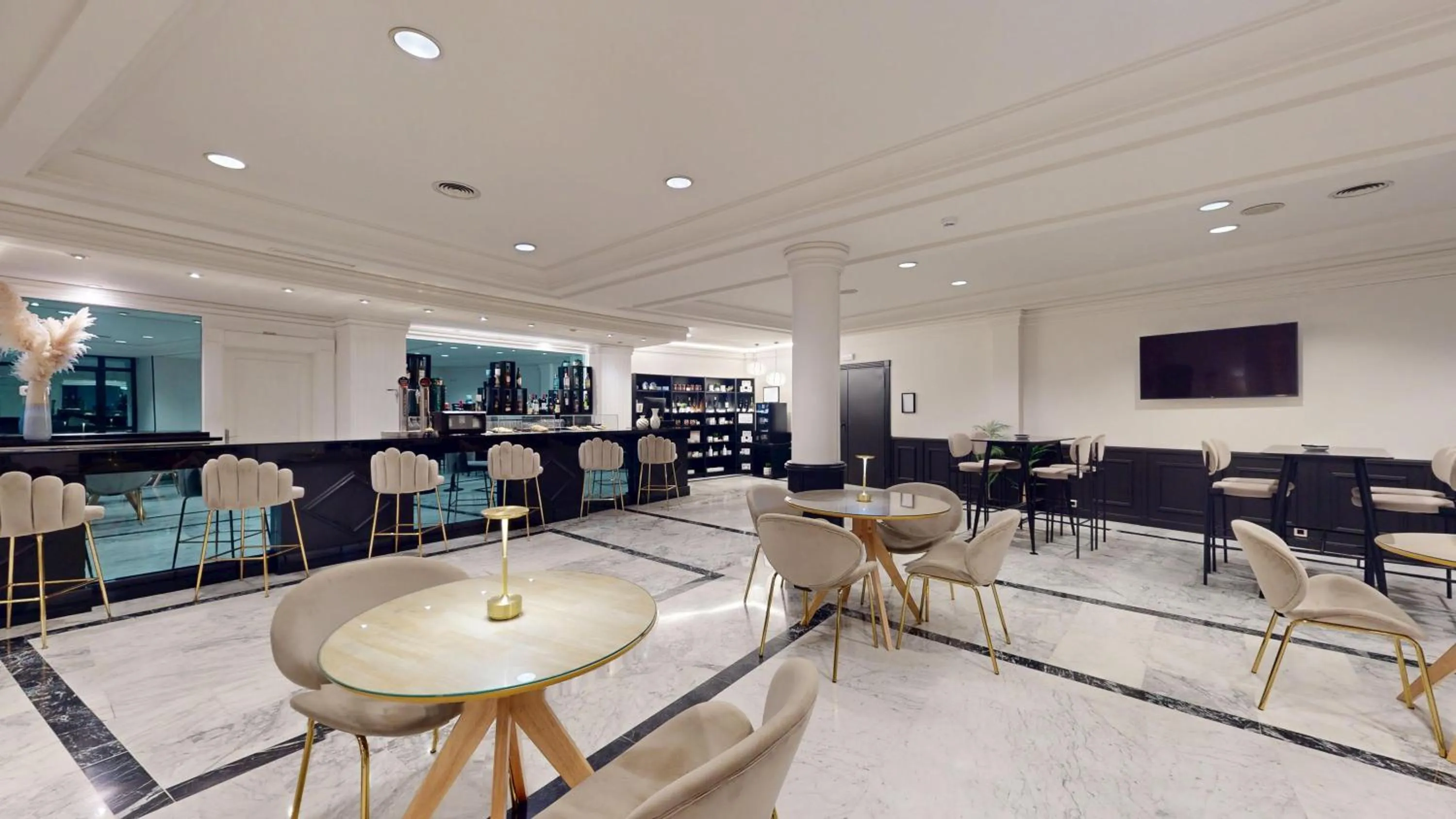 Restaurant/places to eat in AZZ Mérida Medea Hotel