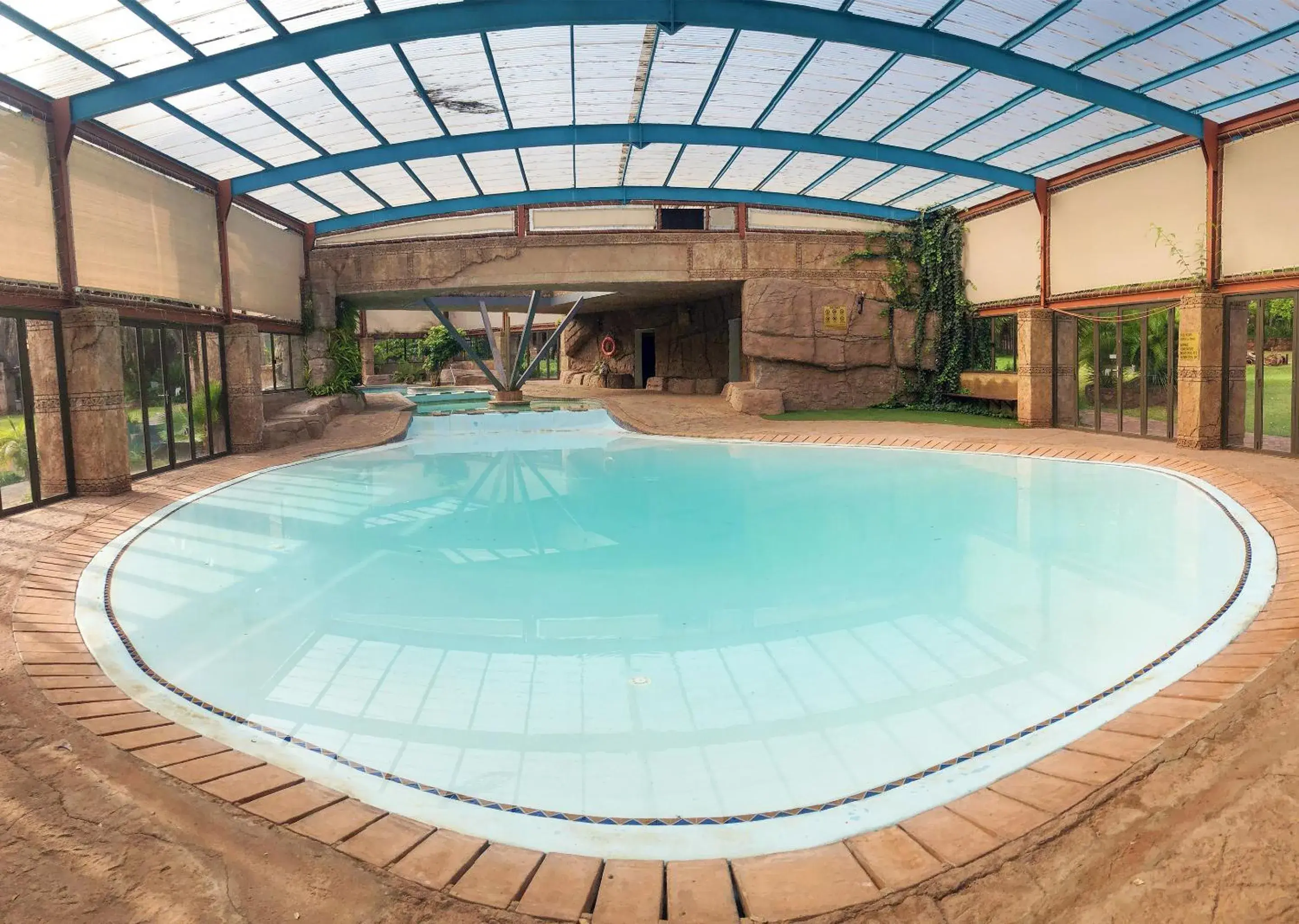 Swimming pool in Olifants River Lodge by Dream Resorts Swimming pool in Olifants River Lodge by Dream Resorts