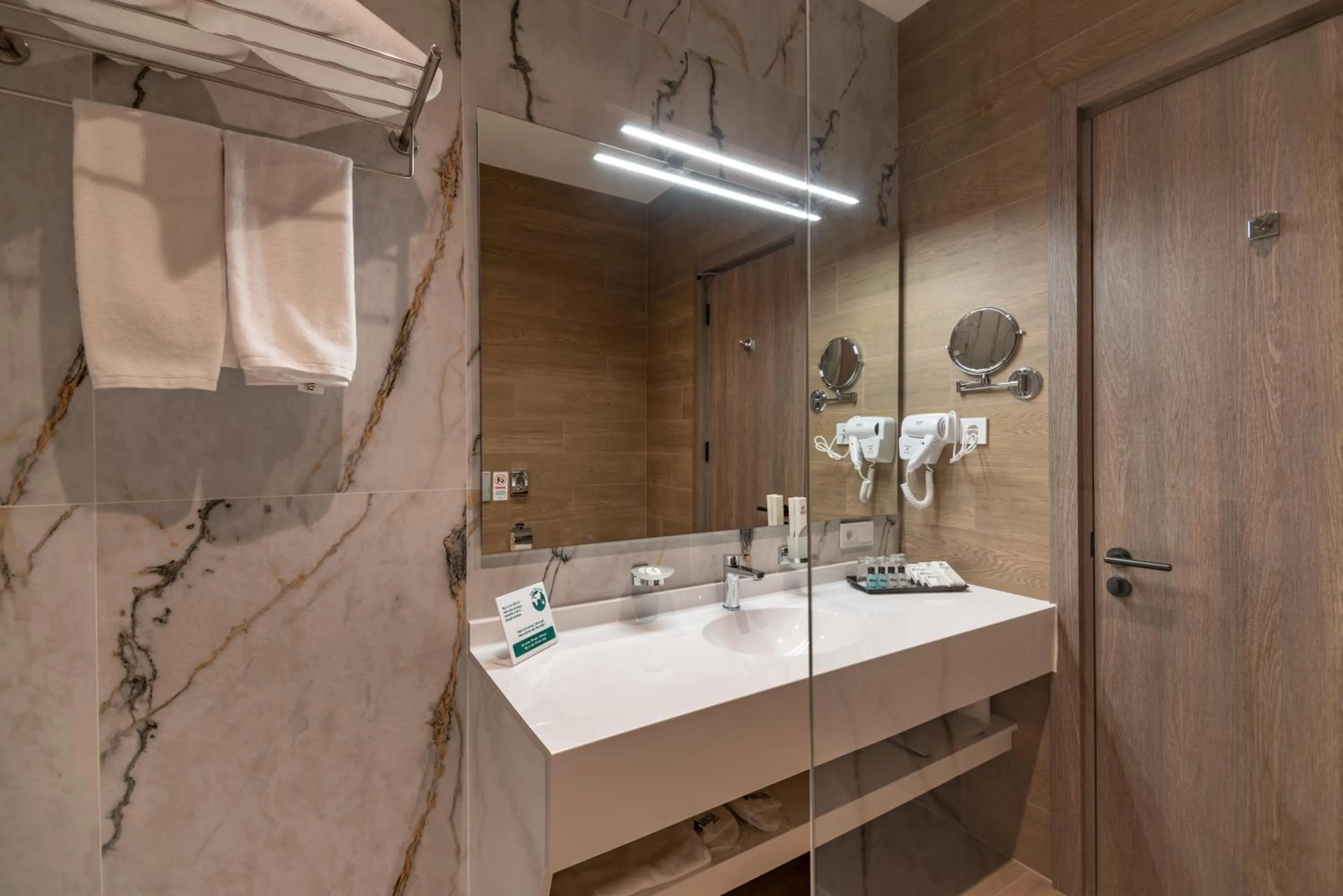 Shower in Hayasa Hotel Yerevan