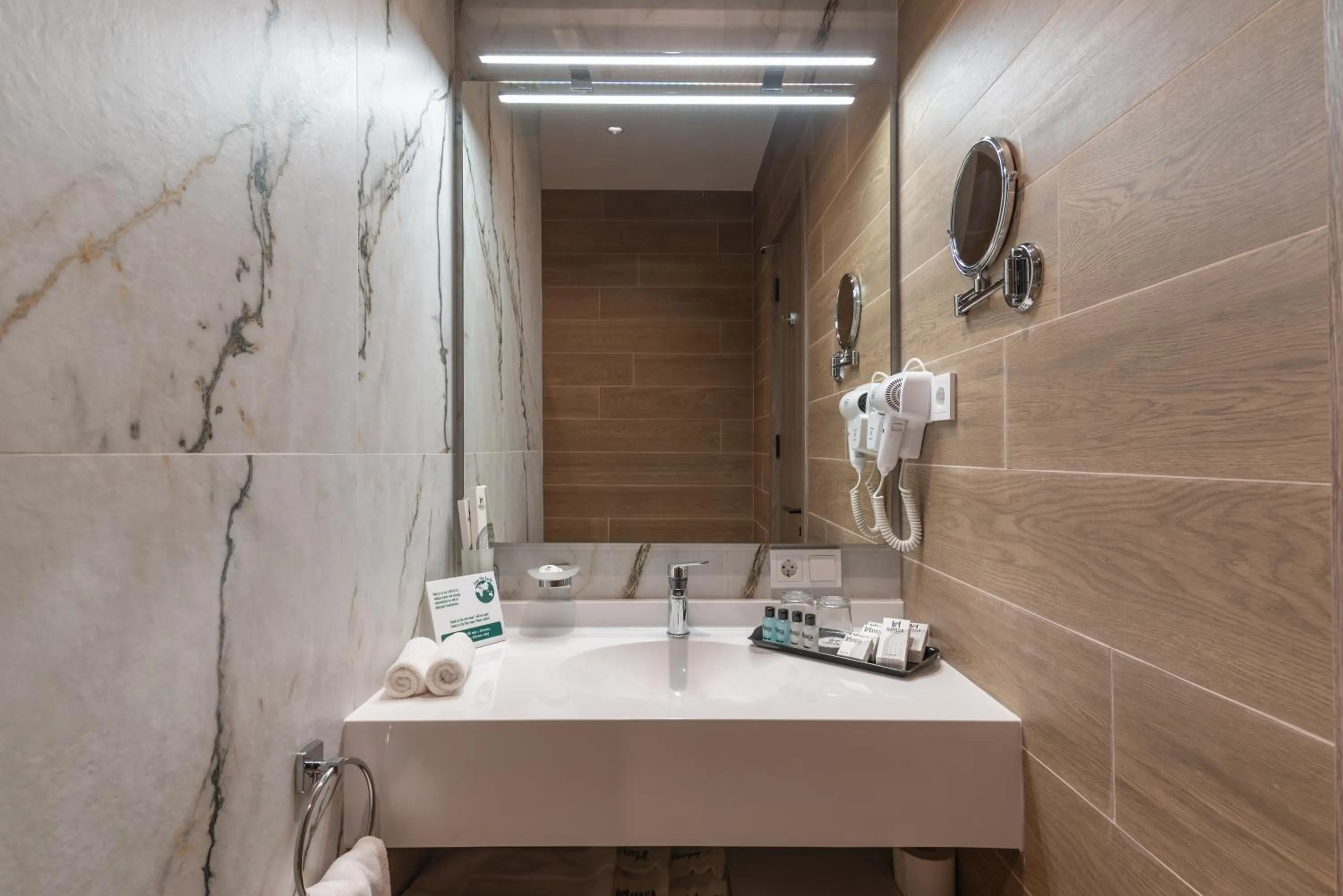 Shower in Hayasa Hotel Yerevan