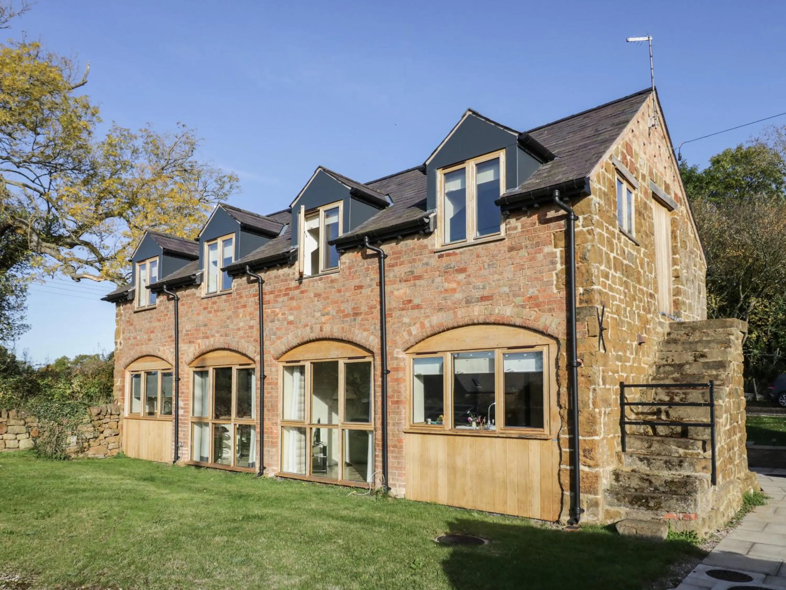 Property building in Granary Cottage