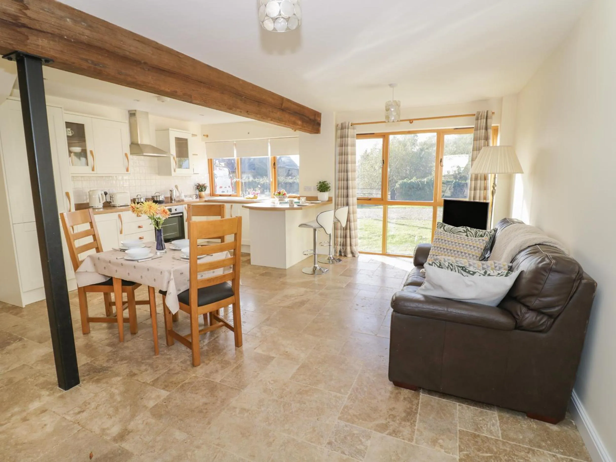 Property building in Granary Cottage