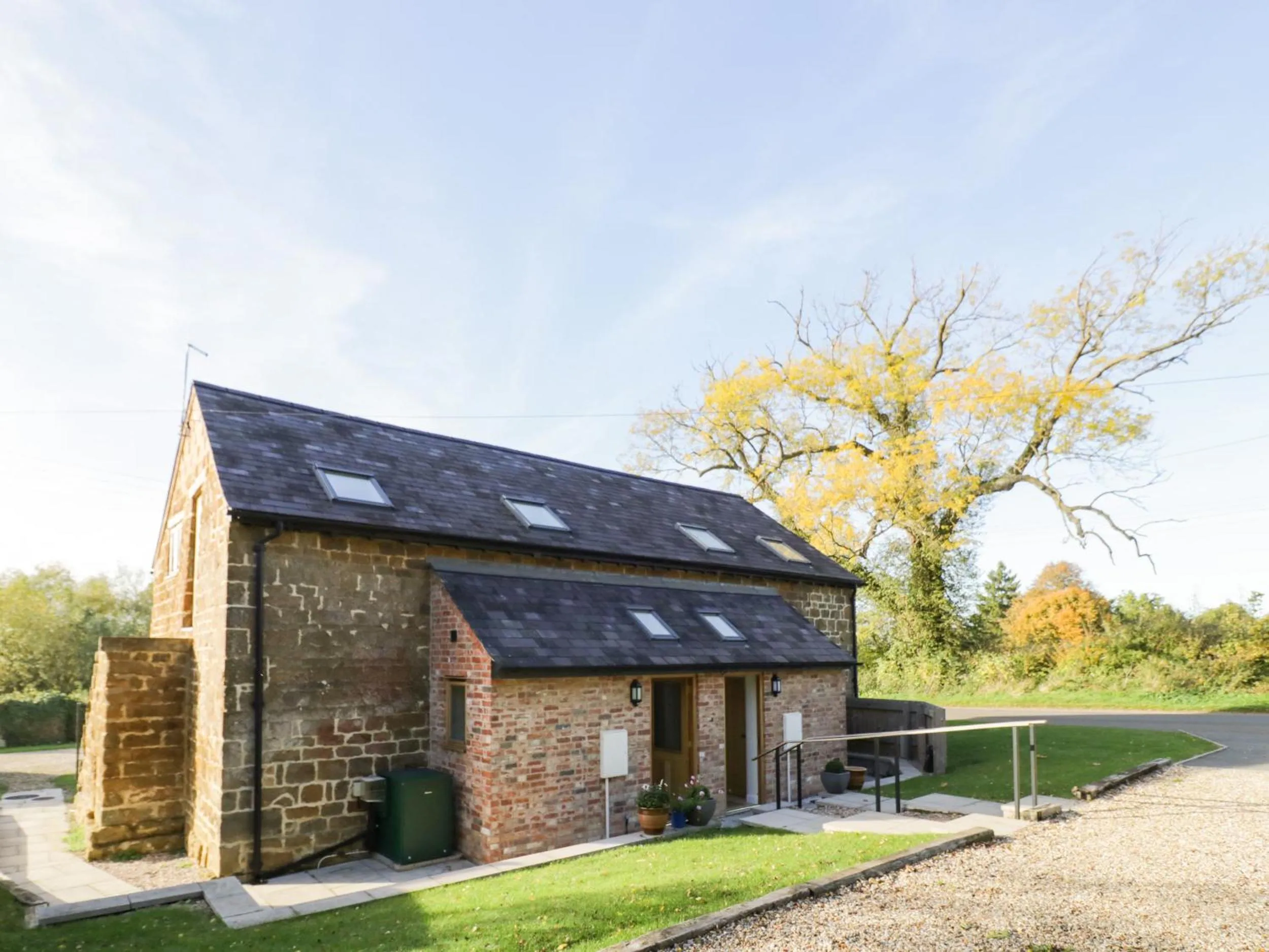 Property building in Granary Cottage
