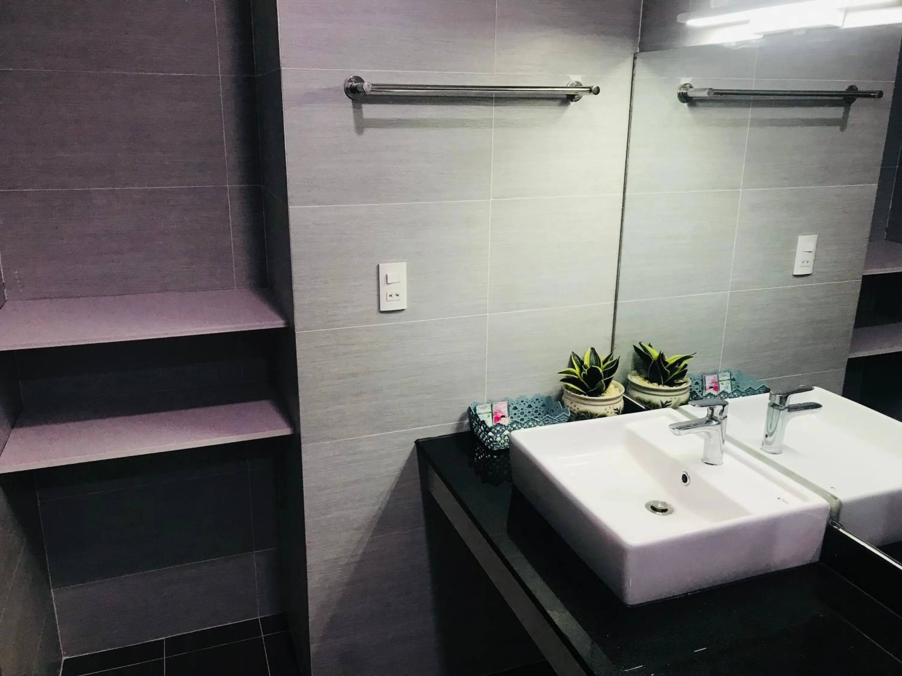 Bathroom in Kalia Hotel