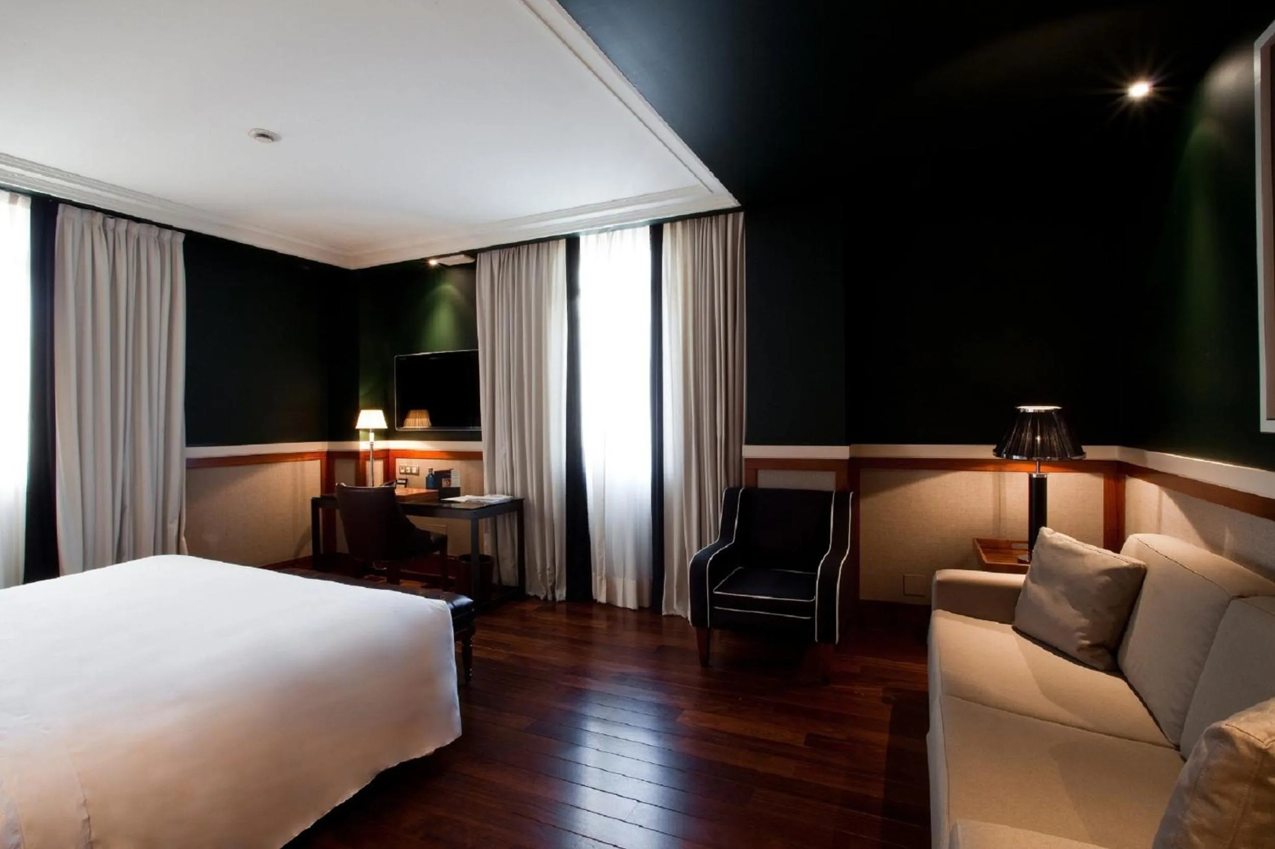 Bedroom, Bed in Hotel 1898