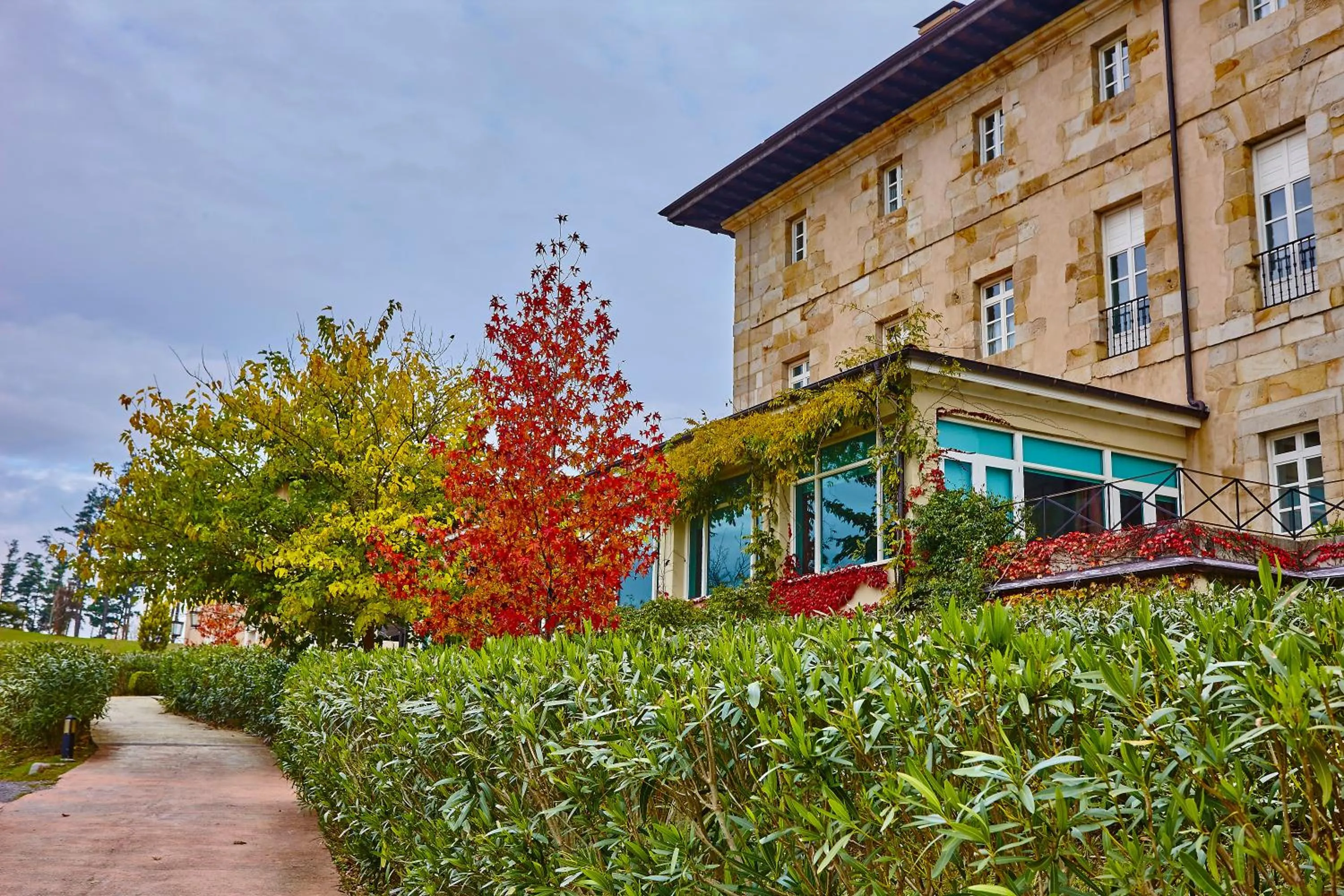 Facade/entrance in Hotel Palacio Urgoiti