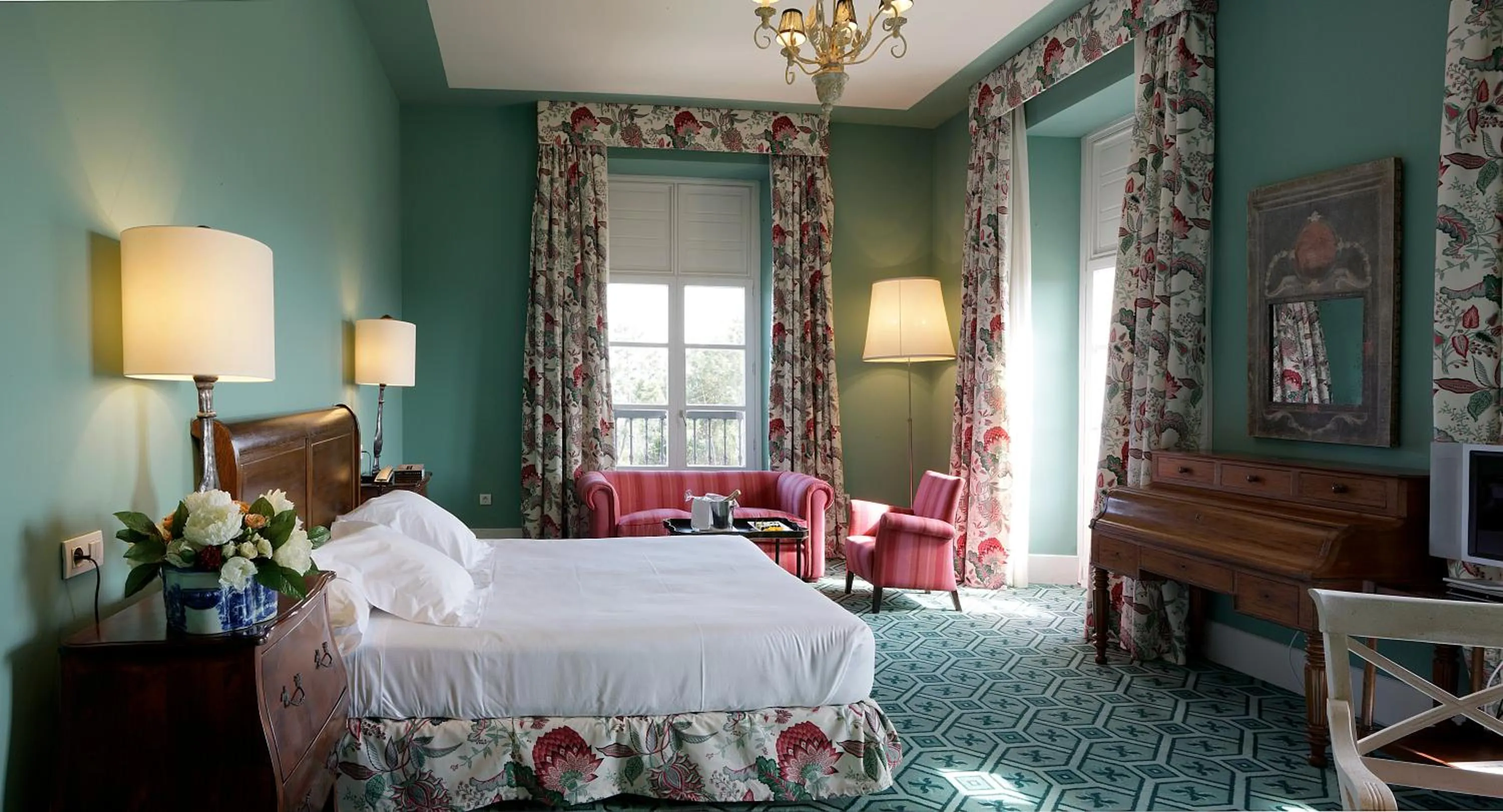 Bedroom, Bed in Hotel Palacio Urgoiti