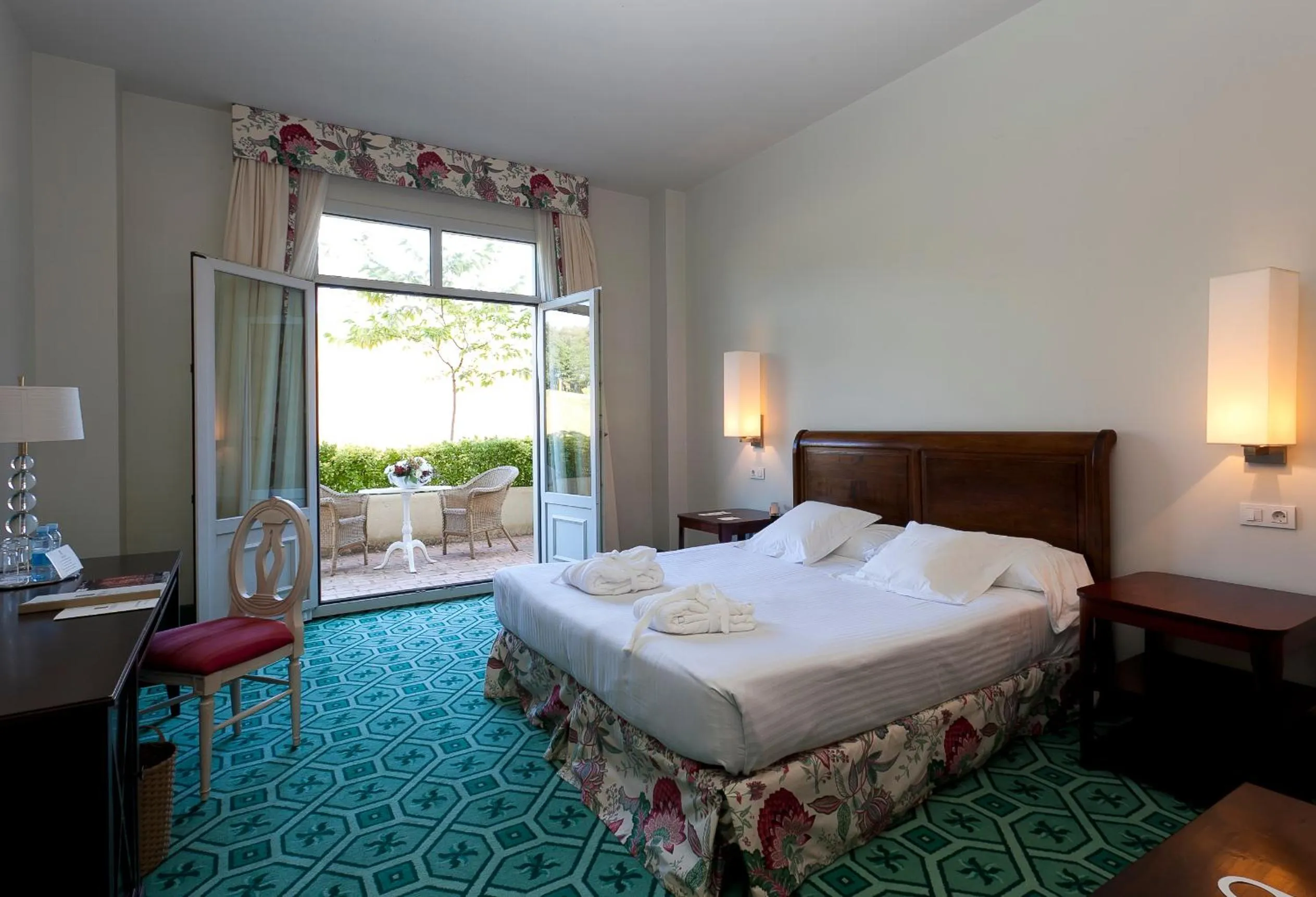 Bedroom, Bed in Hotel Palacio Urgoiti