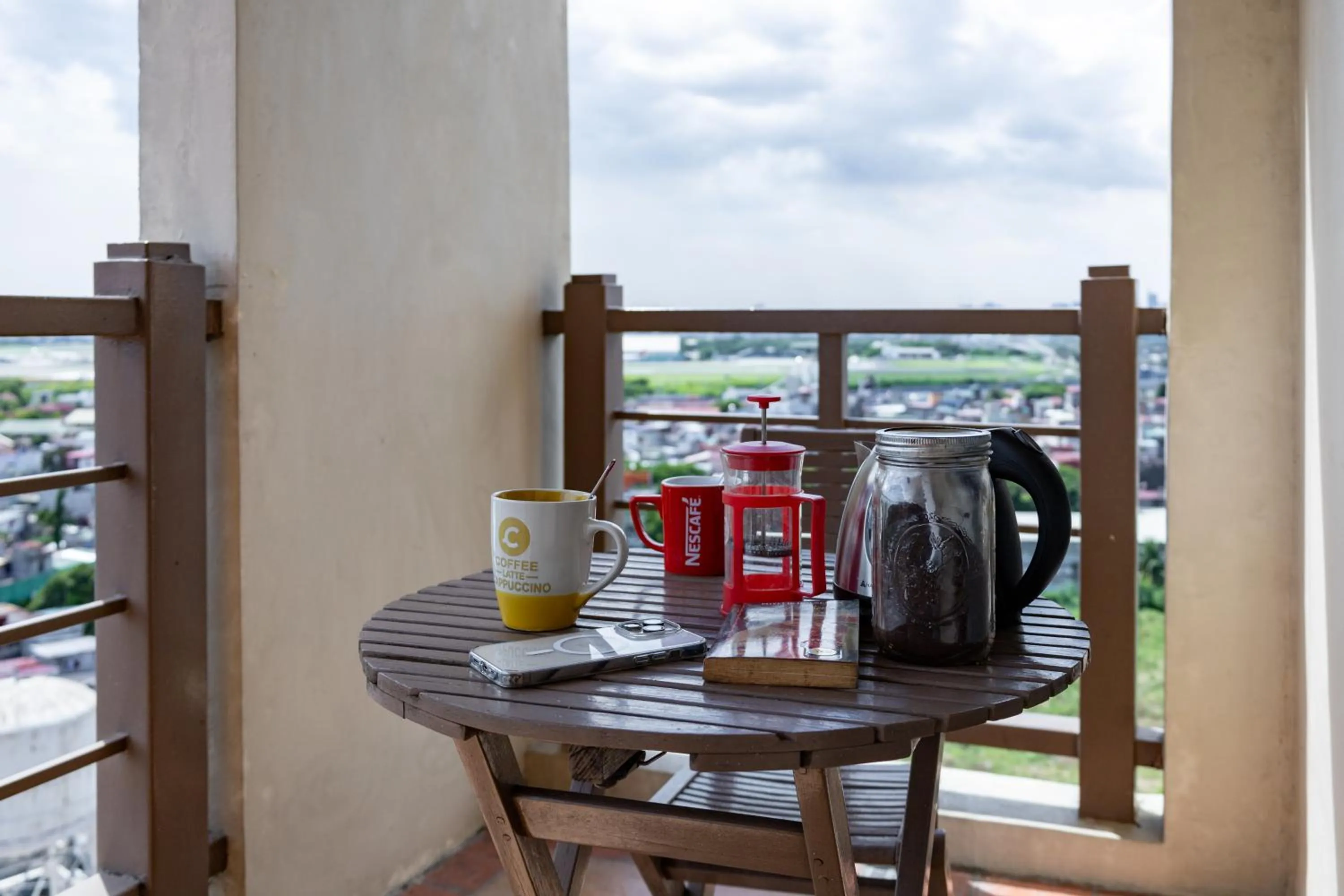 Coffee/tea facilities in Spacious Penthouse Near NAIA with 24-7 Convenience
