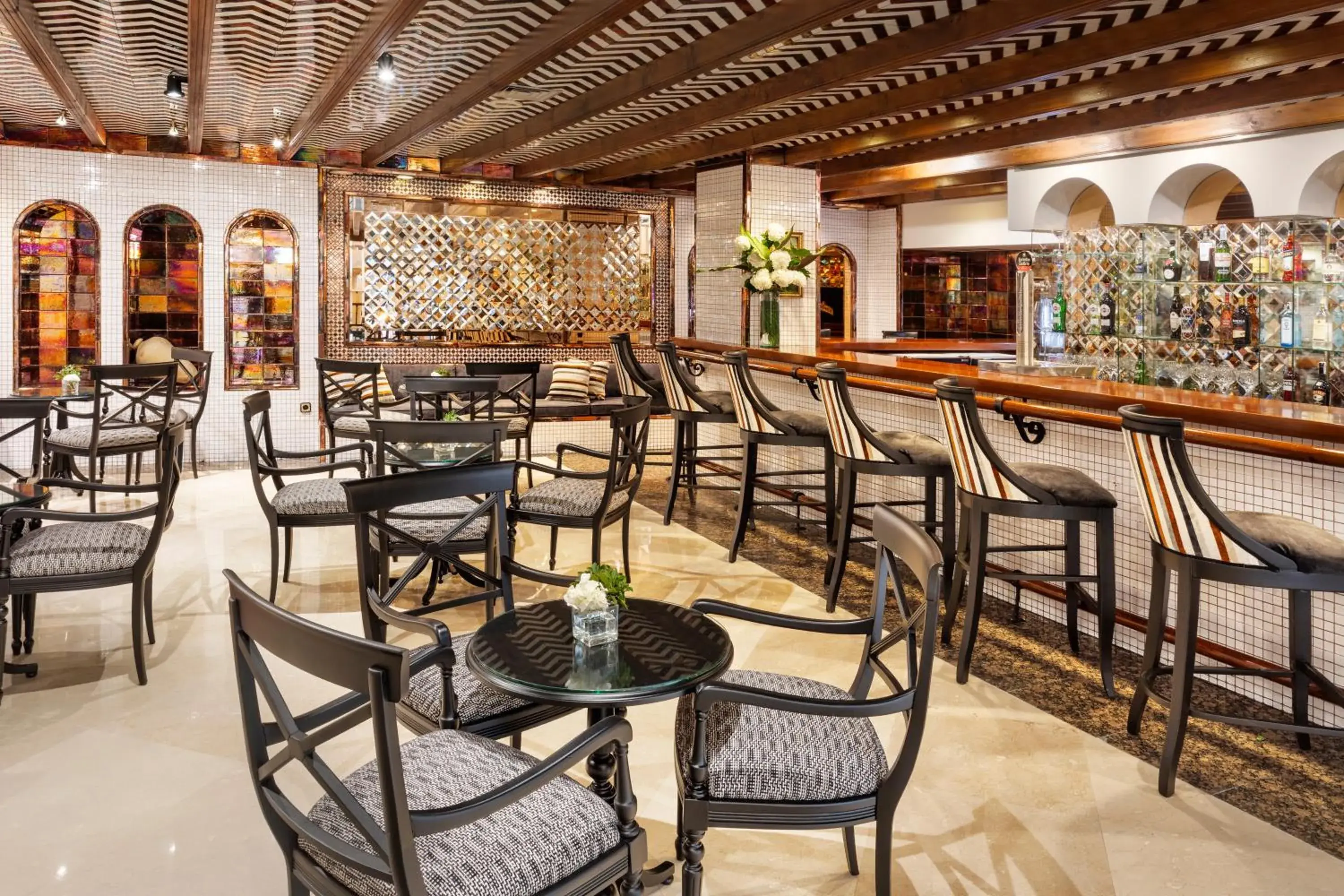 Lounge or bar in Exe Sevilla Macarena Lounge or bar in Exe Sevilla Macarena