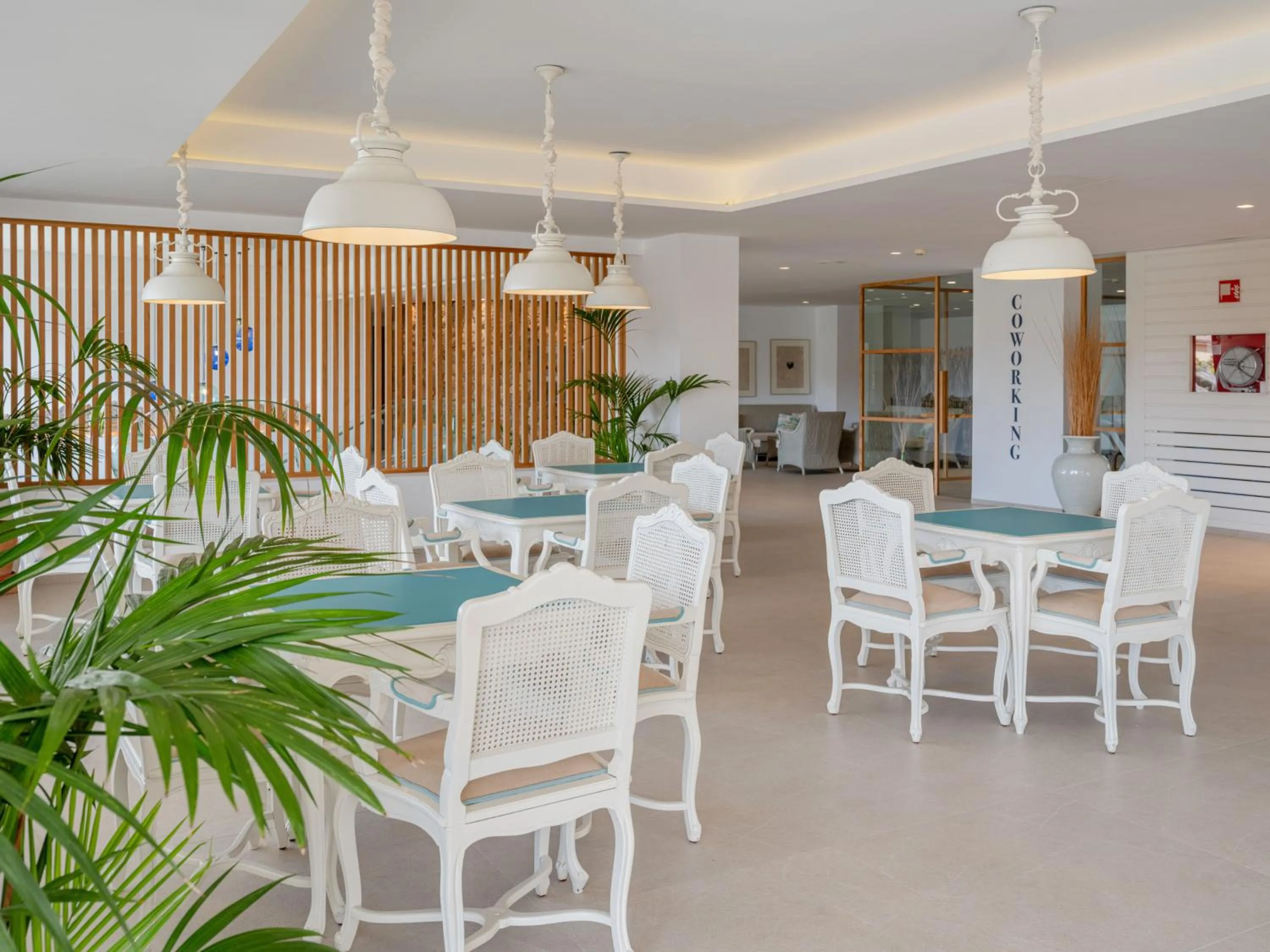 Lobby or reception in Grupotel Maritimo