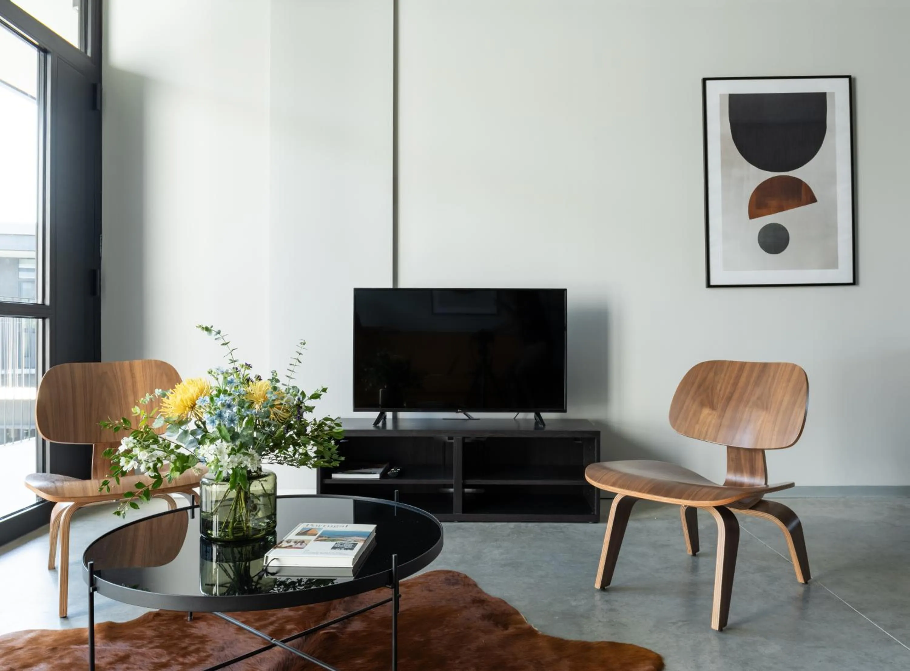 Communal lounge/ TV room in Lisbon Five Stars Alcântara Lofts