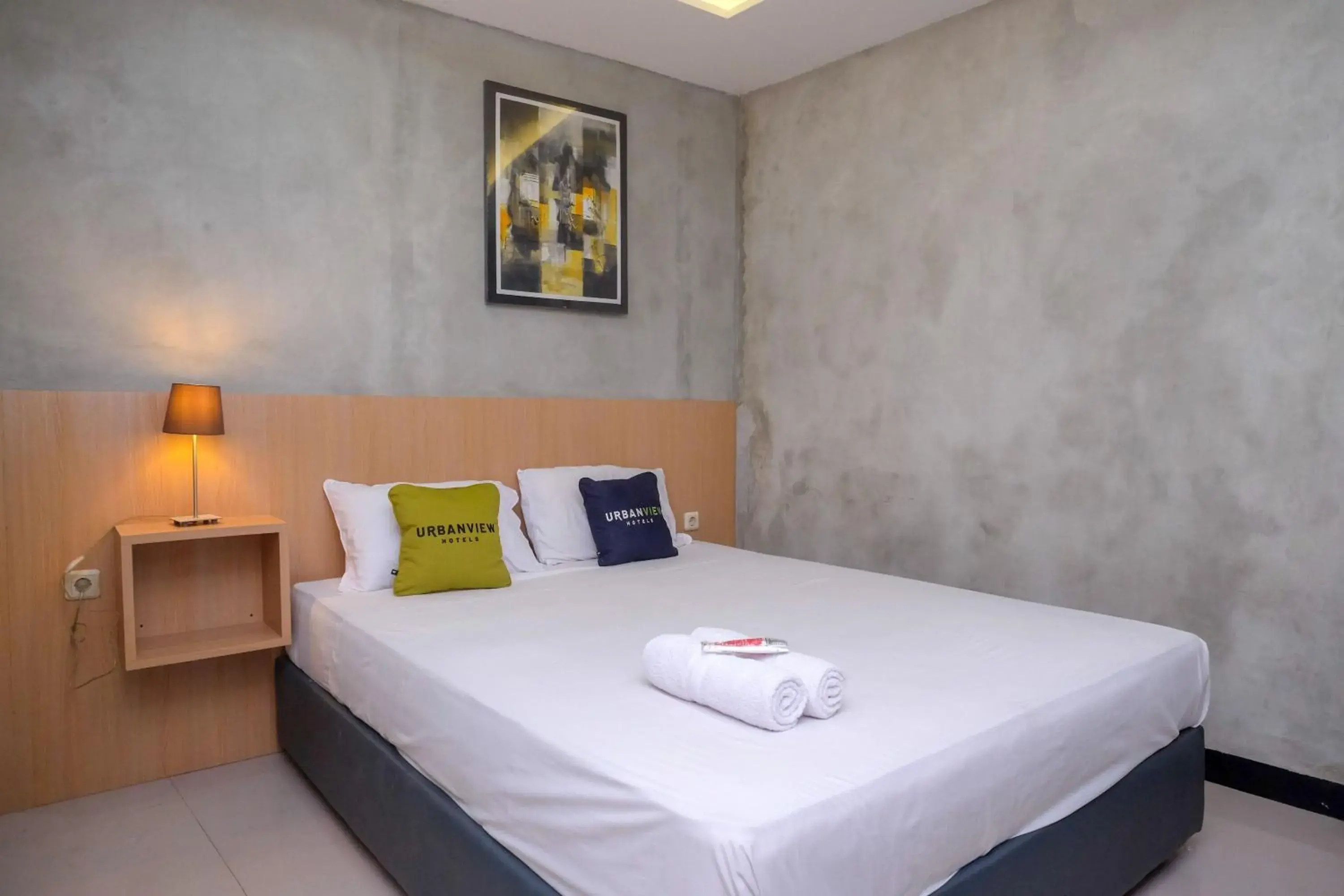 Bedroom, Bed in Urbanview Hotel Syariah Artamara Tegal by RedDoorz Bedroom, Bed in Urbanview Hotel Syariah Artamara Tegal by RedDoorz