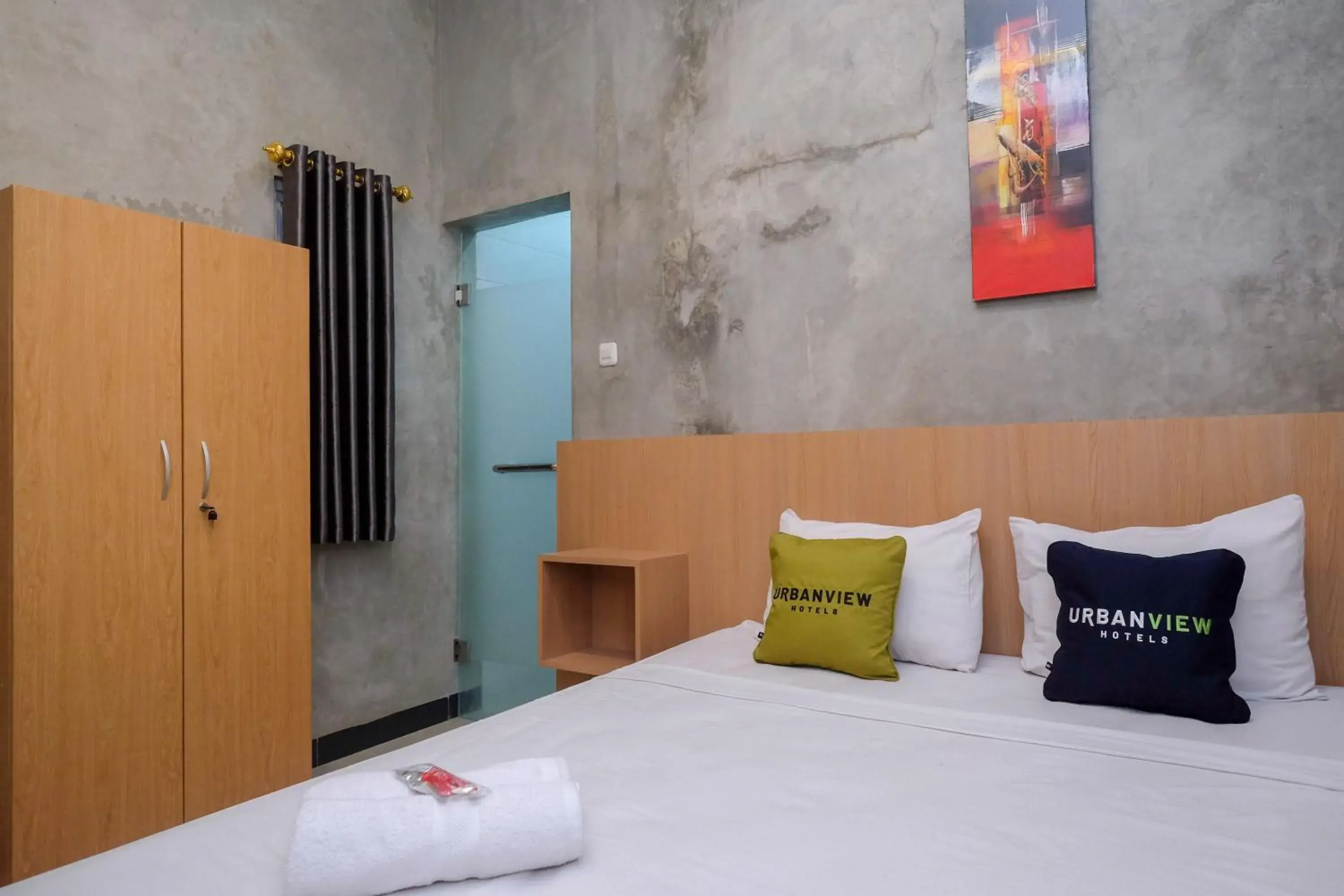 Bedroom, Bed in Urbanview Hotel Syariah Artamara Tegal by RedDoorz Bedroom, Bed in Urbanview Hotel Syariah Artamara Tegal by RedDoorz