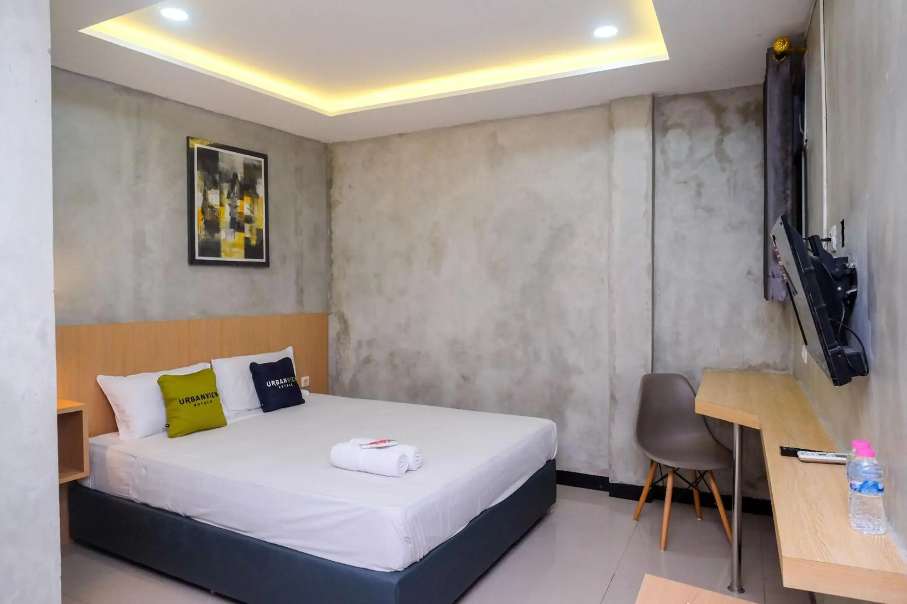 Bedroom, Bed in Urbanview Hotel Syariah Artamara Tegal by RedDoorz Bedroom, Bed in Urbanview Hotel Syariah Artamara Tegal by RedDoorz