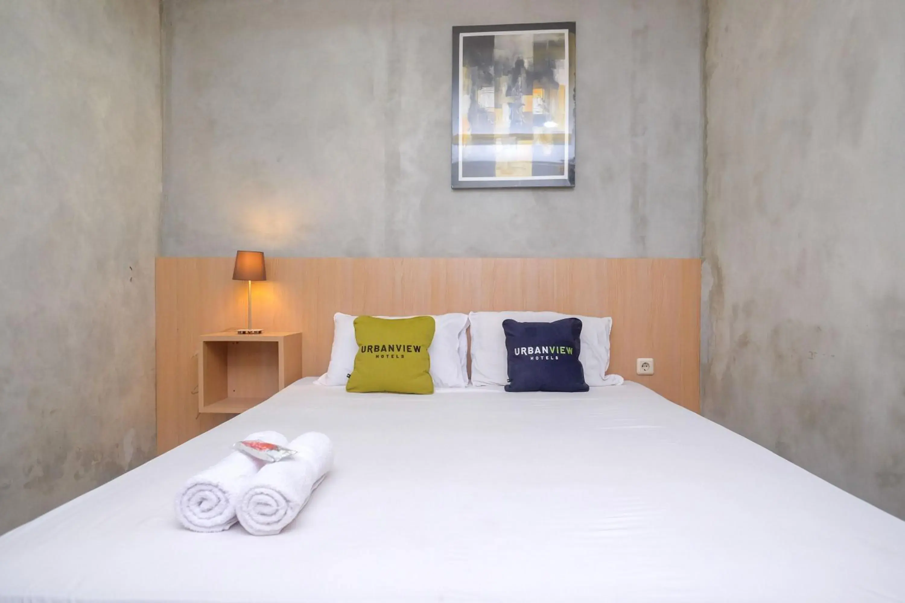 Bedroom, Bed in Urbanview Hotel Syariah Artamara Tegal by RedDoorz Bedroom, Bed in Urbanview Hotel Syariah Artamara Tegal by RedDoorz