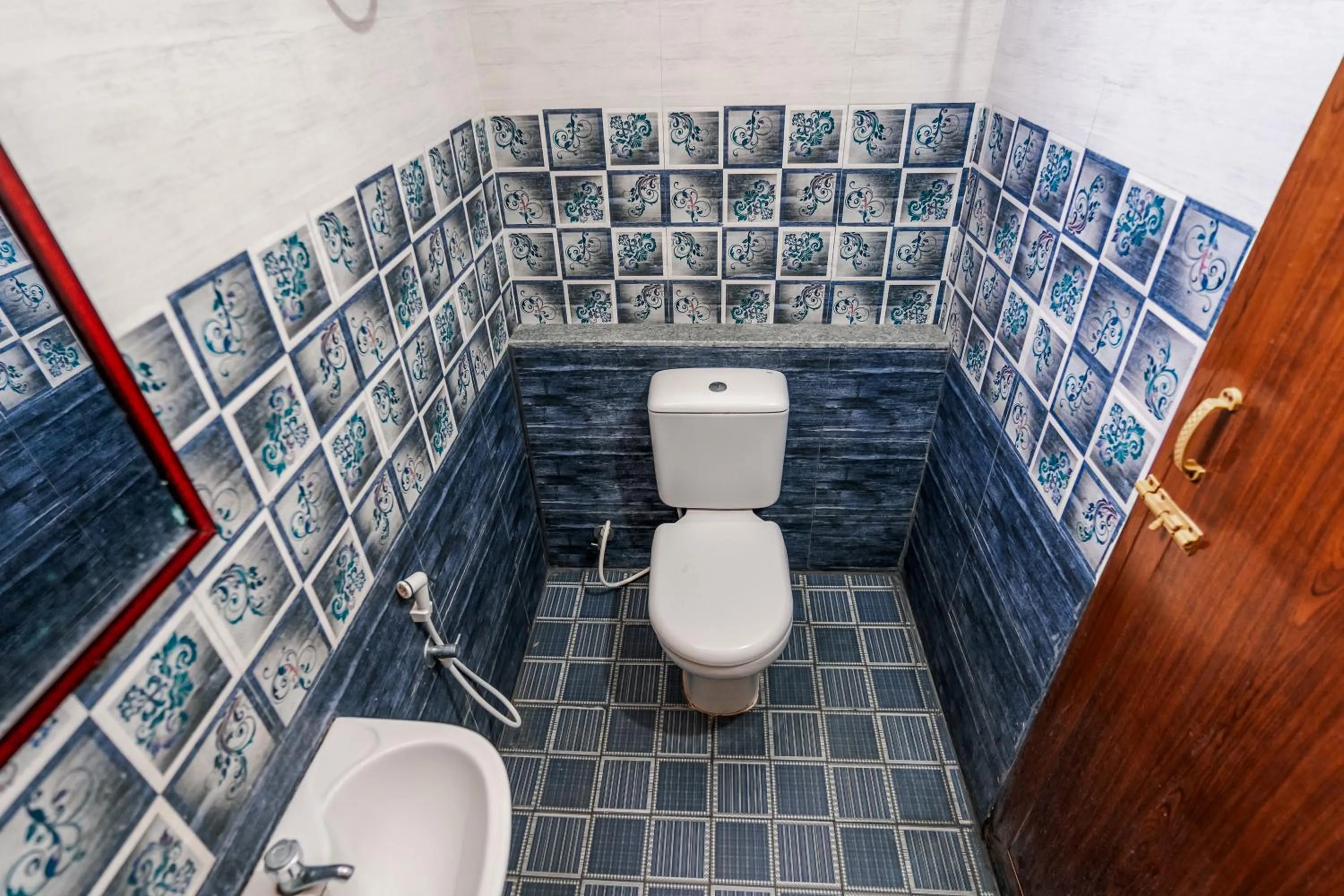 Bathroom in French Park Inn