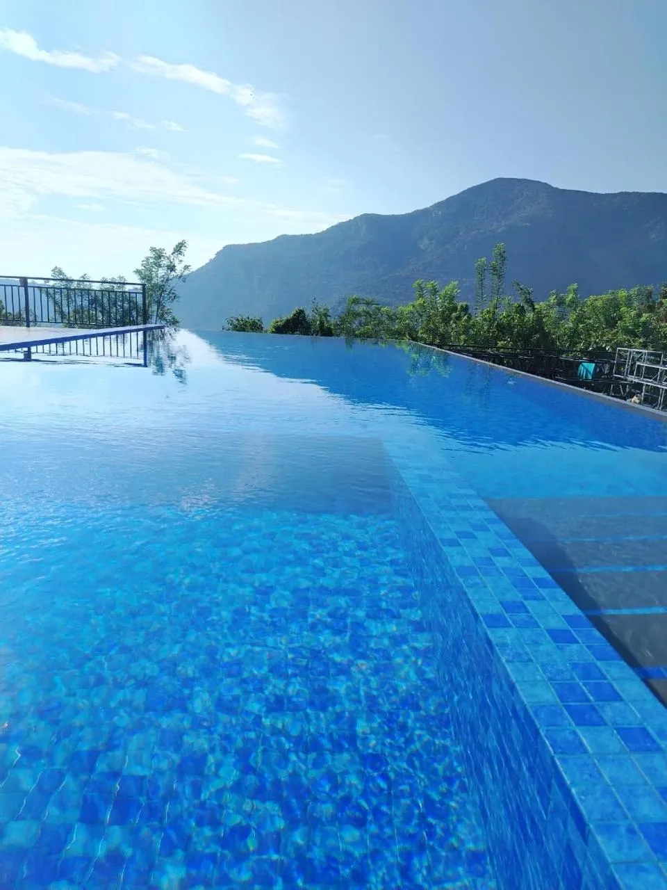 Swimming pool in CRYSTAL RIVERSTON DECK